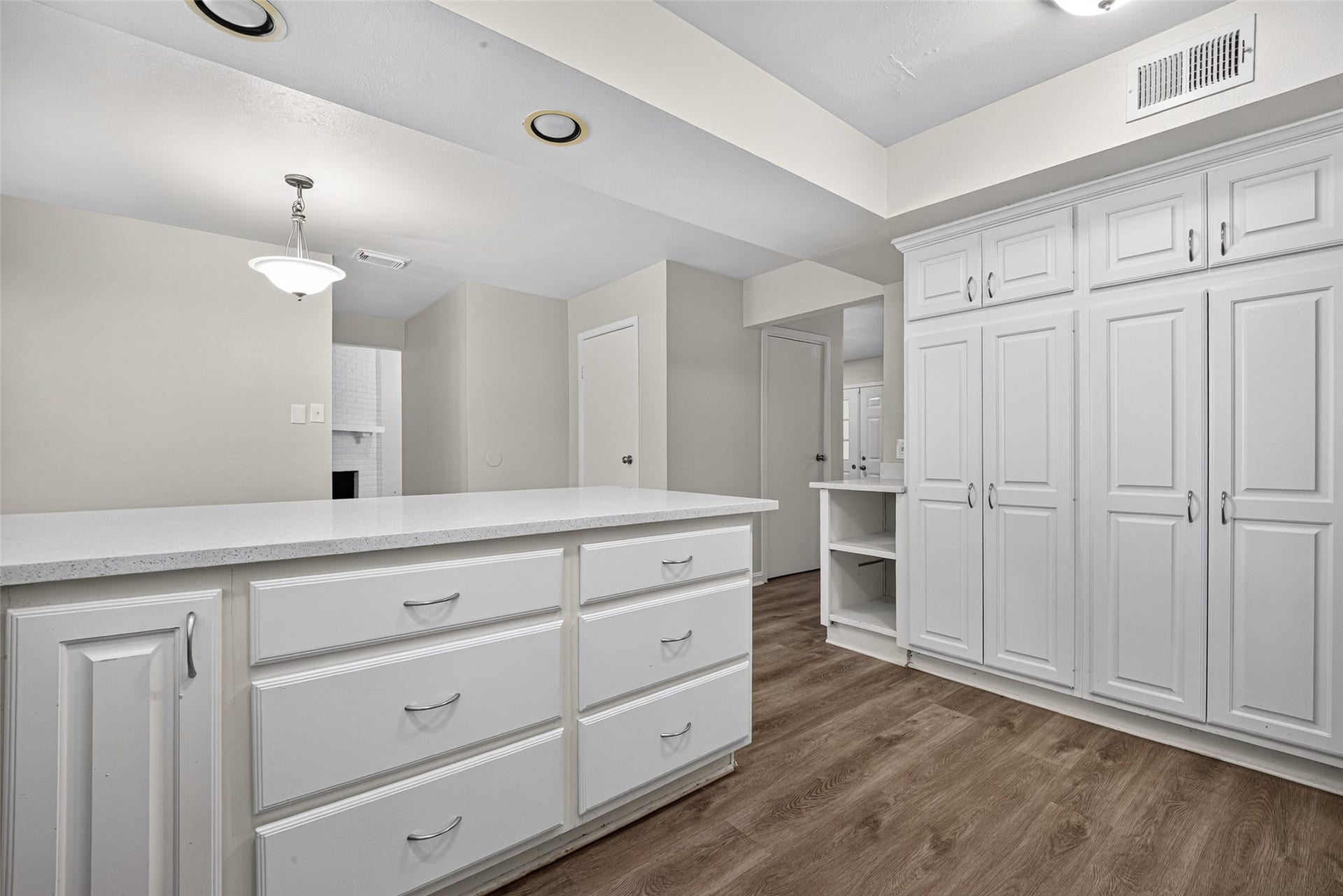 185 Maple Branch Street, The Woodlands, TX 77380 185 Maple Branch Street, The Woodlands, TX 77380