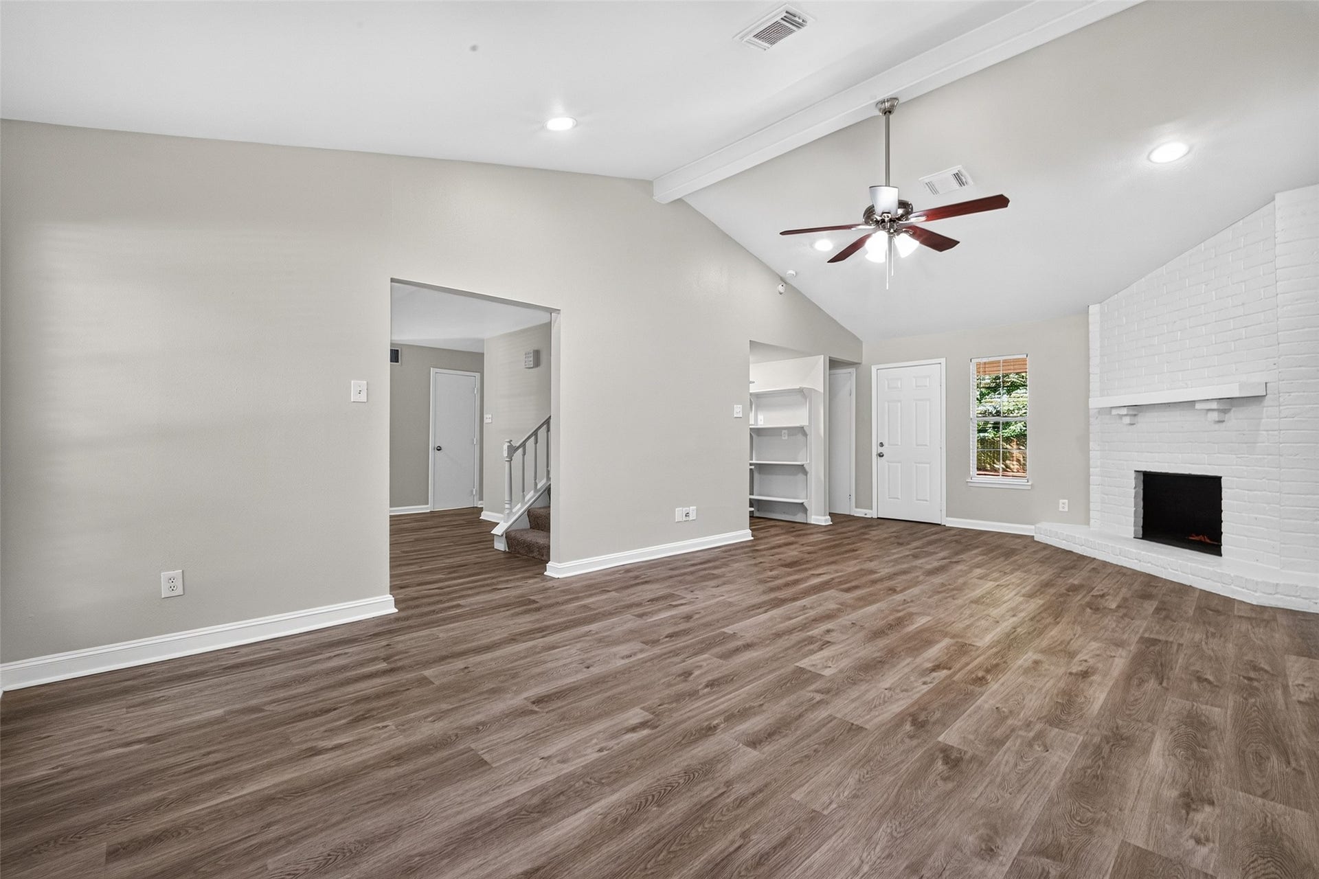 185 Maple Branch Street, The Woodlands, TX 77380 185 Maple Branch Street, The Woodlands, TX 77380