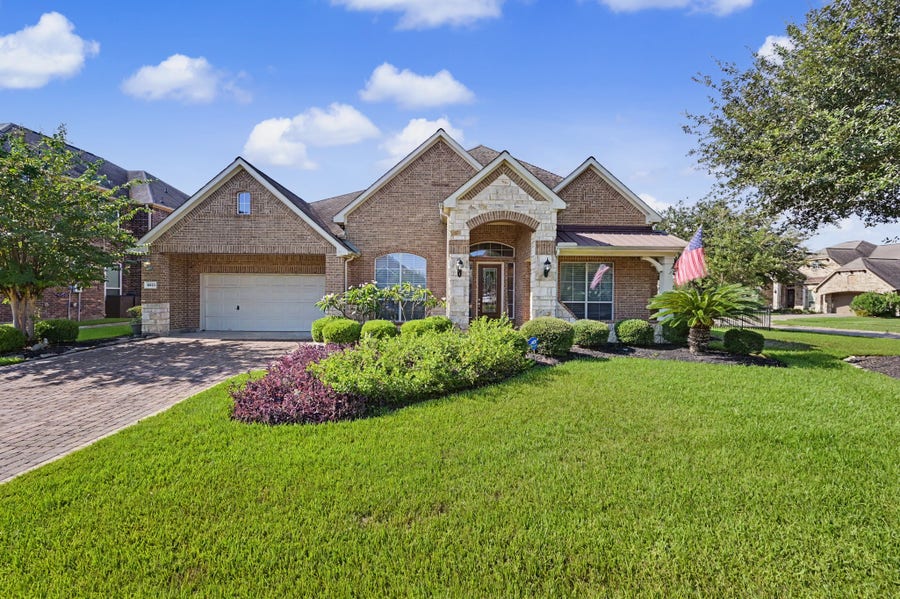 Property photo for 18123 Grotto Point Drive, Cypress, TX