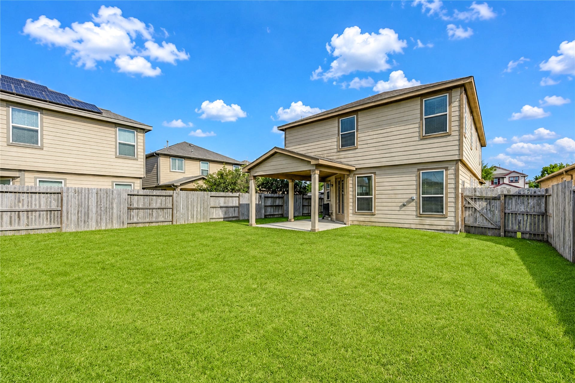 2615 Skyview Moon Drive, Houston, TX 77047 Backyard