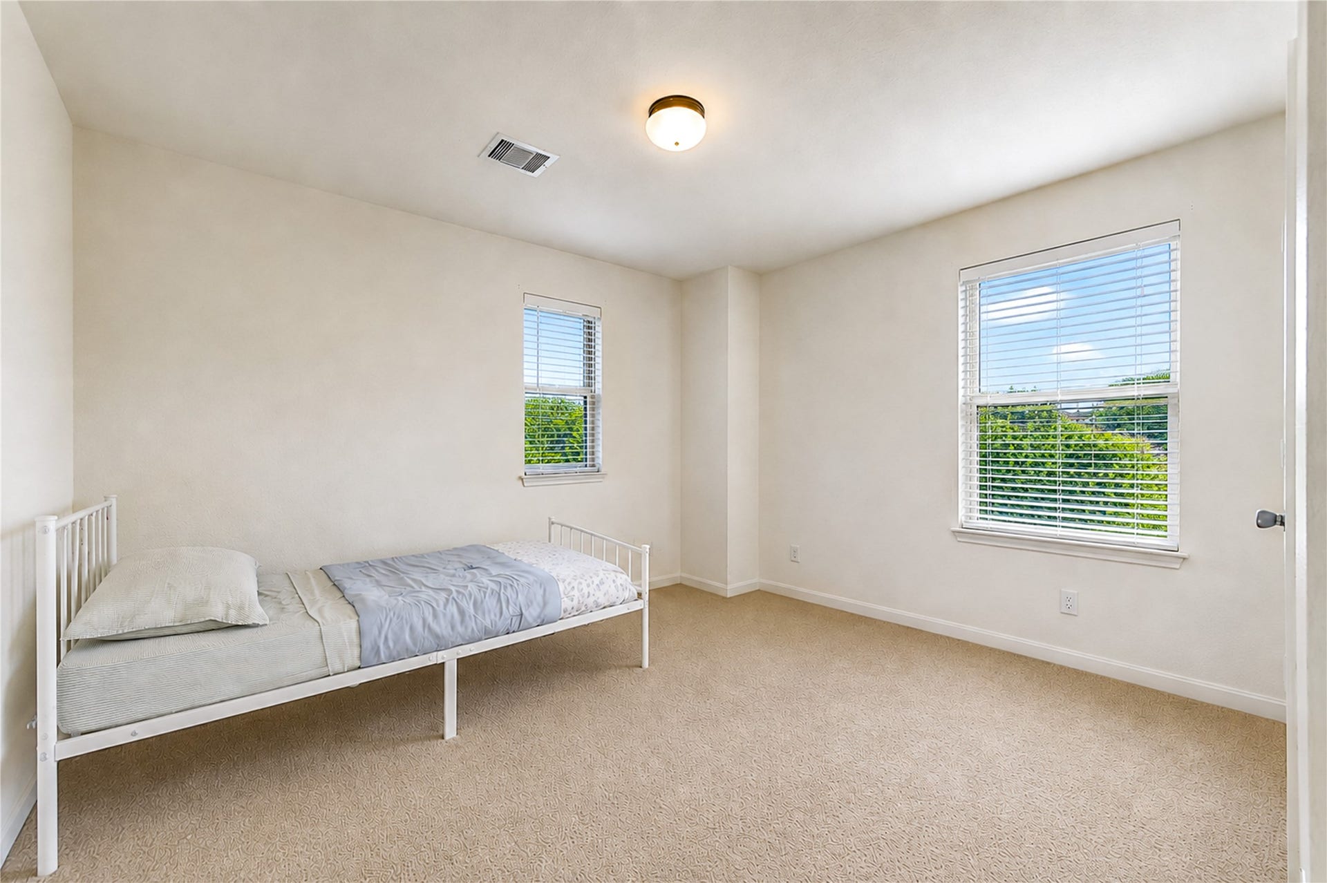 2615 Skyview Moon Drive, Houston, TX 77047 Room 3