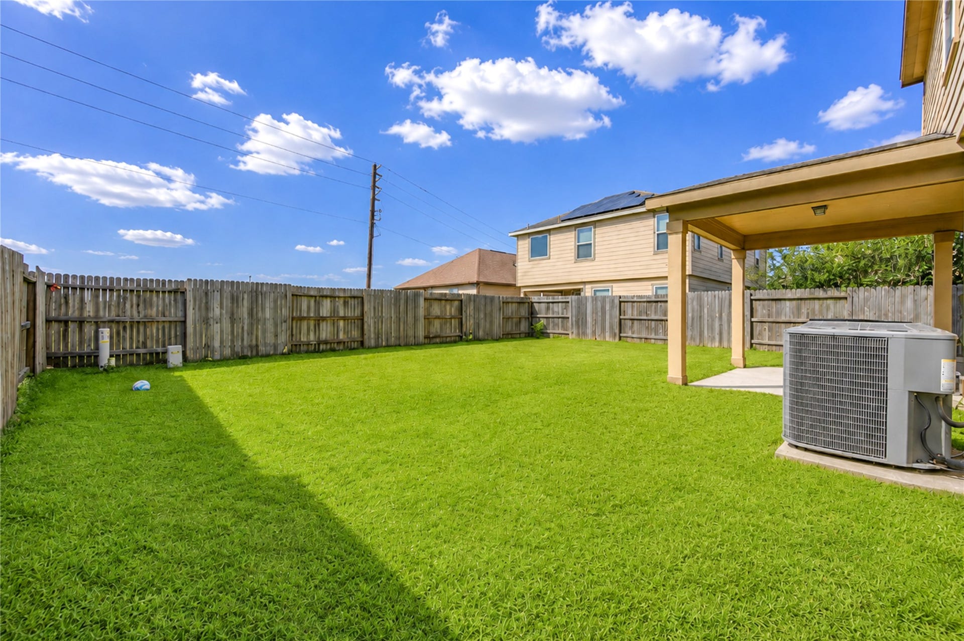 2615 Skyview Moon Drive, Houston, TX 77047 Backyard