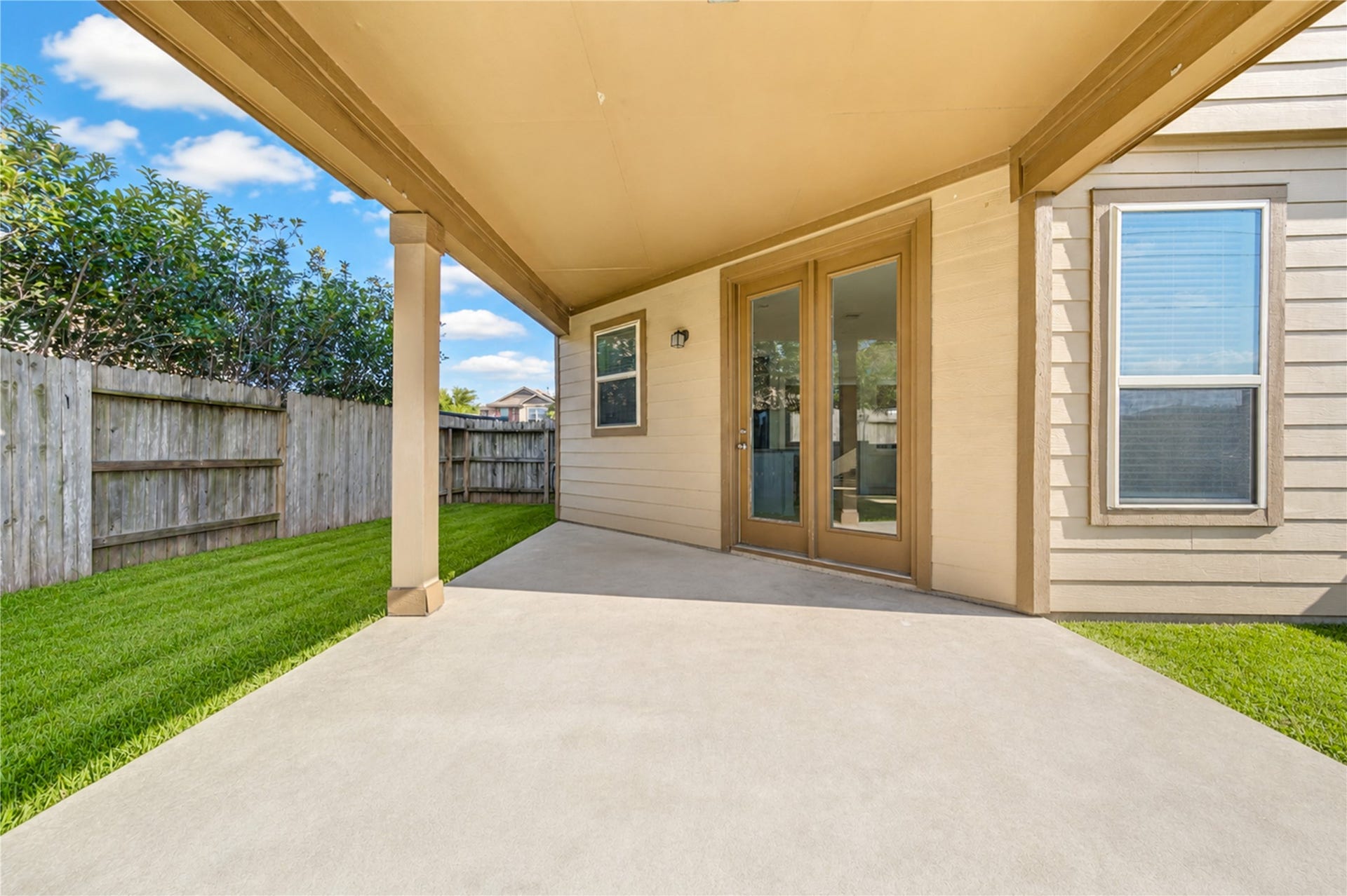 2615 Skyview Moon Drive, Houston, TX 77047 Covered Patio