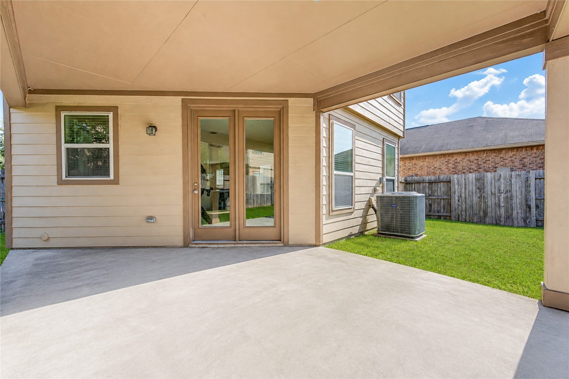 2615 Skyview Moon Drive, Houston, TX 77047 Covered Patio