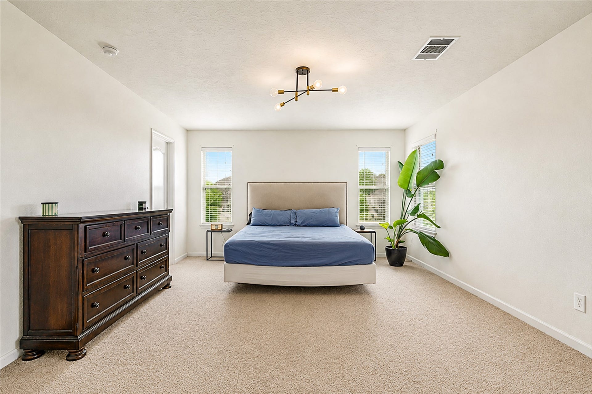 2615 Skyview Moon Drive, Houston, TX 77047 Master Bedroom