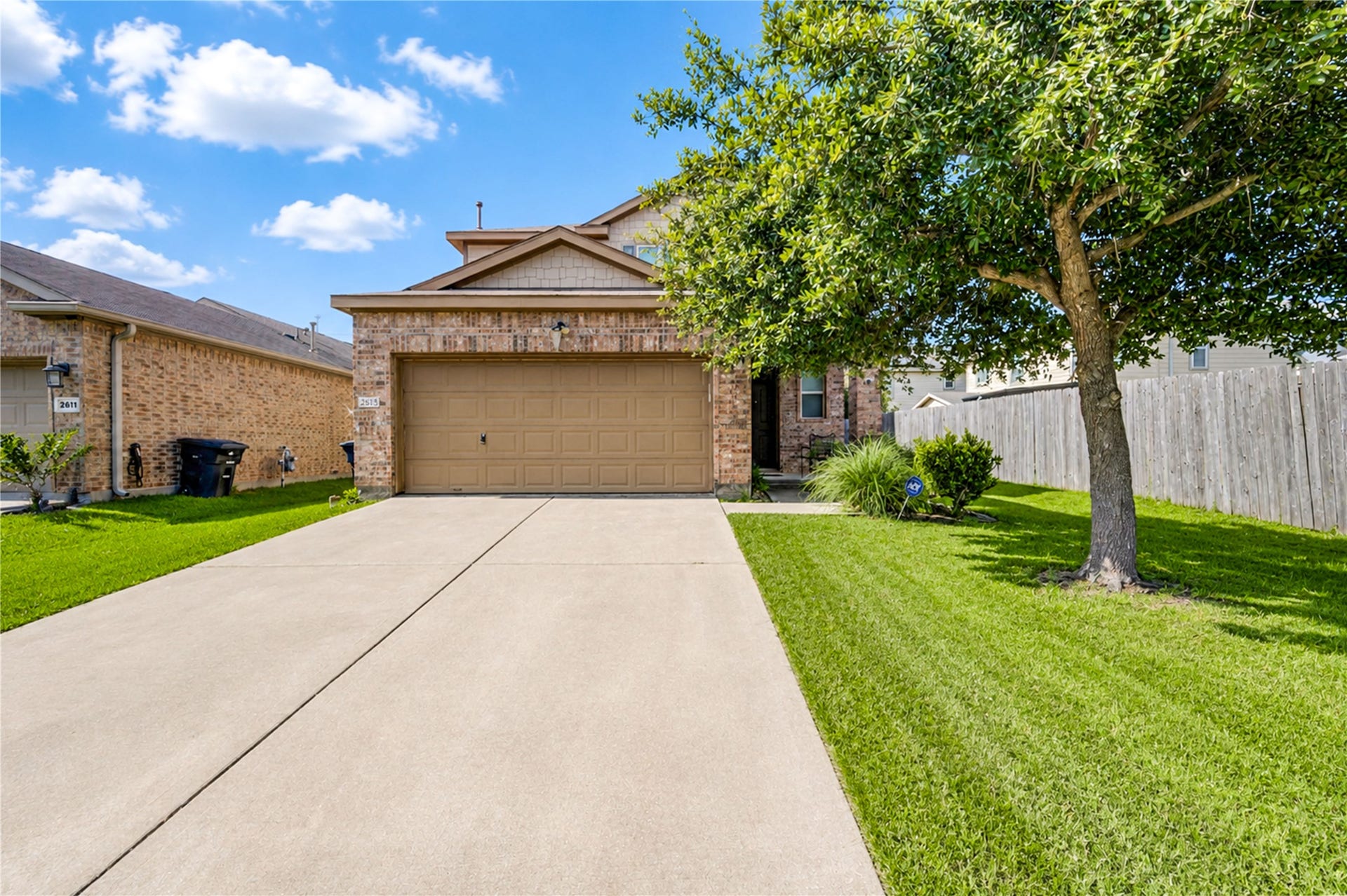 2615 Skyview Moon Drive, Houston, TX 77047 Front of Home