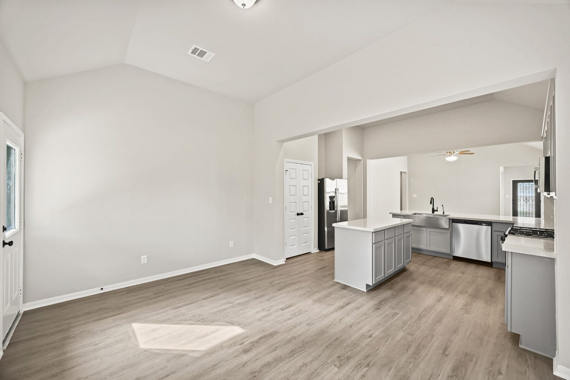 18644 Shauna Danielle Drive, New Caney, TX 77357 Charming dining area(*Photo not of actual home and used for illustration purposes only.)
