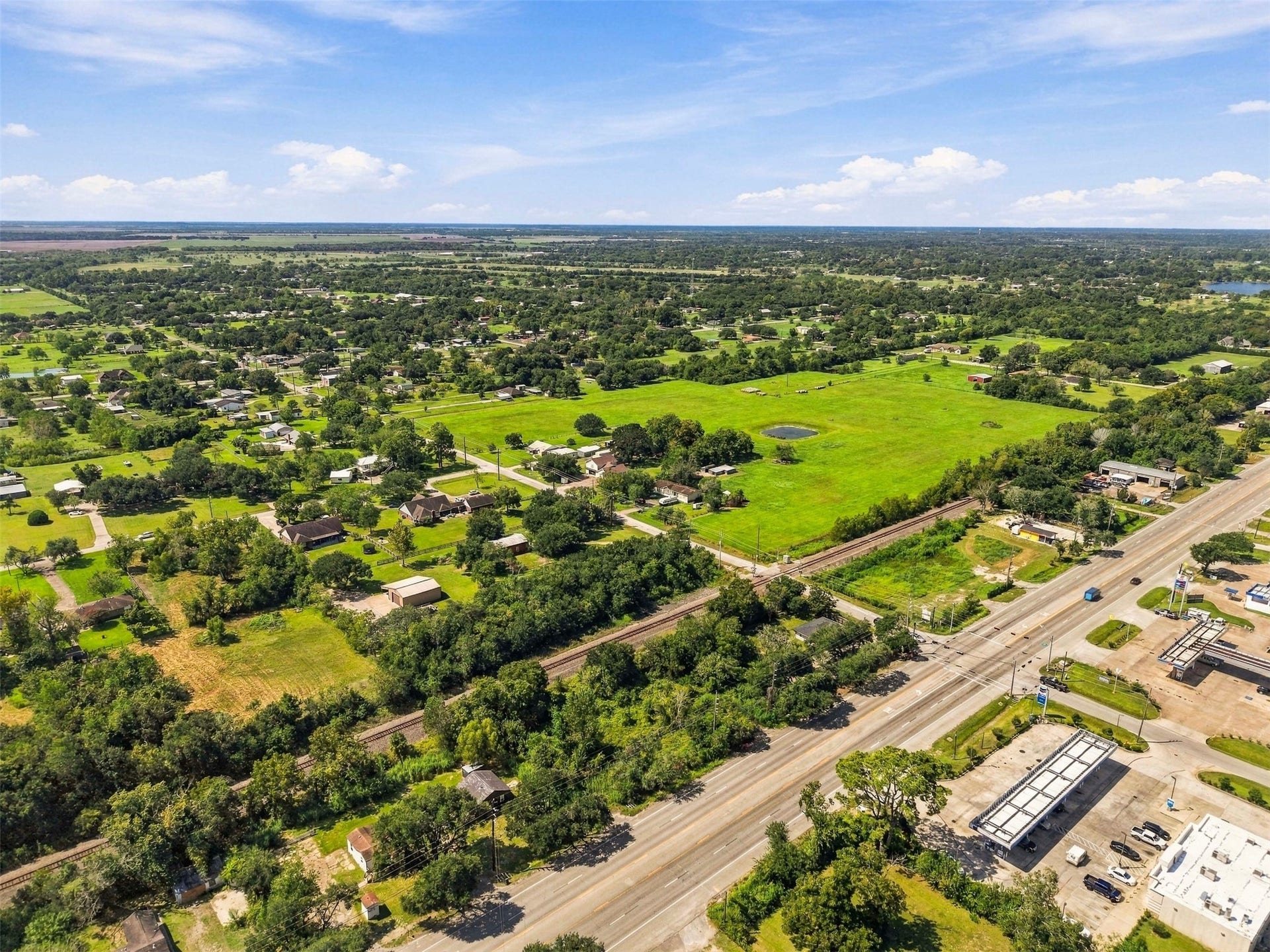 15605 Highway 6, Santa Fe, TX 77517 15605 Highway 6, Santa Fe, TX 77517