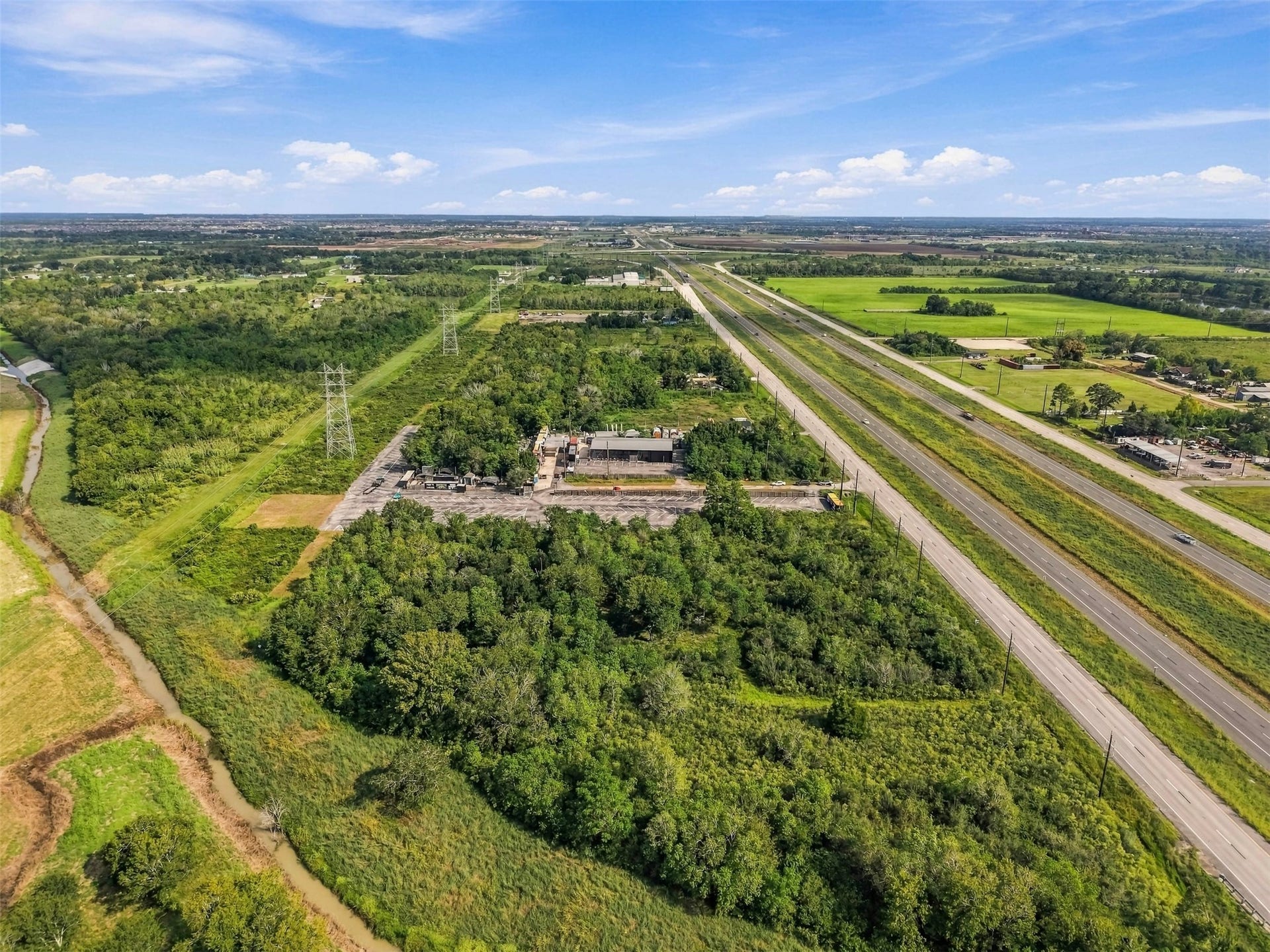 15605 Highway 6, Santa Fe, TX 77517 15605 Highway 6, Santa Fe, TX 77517