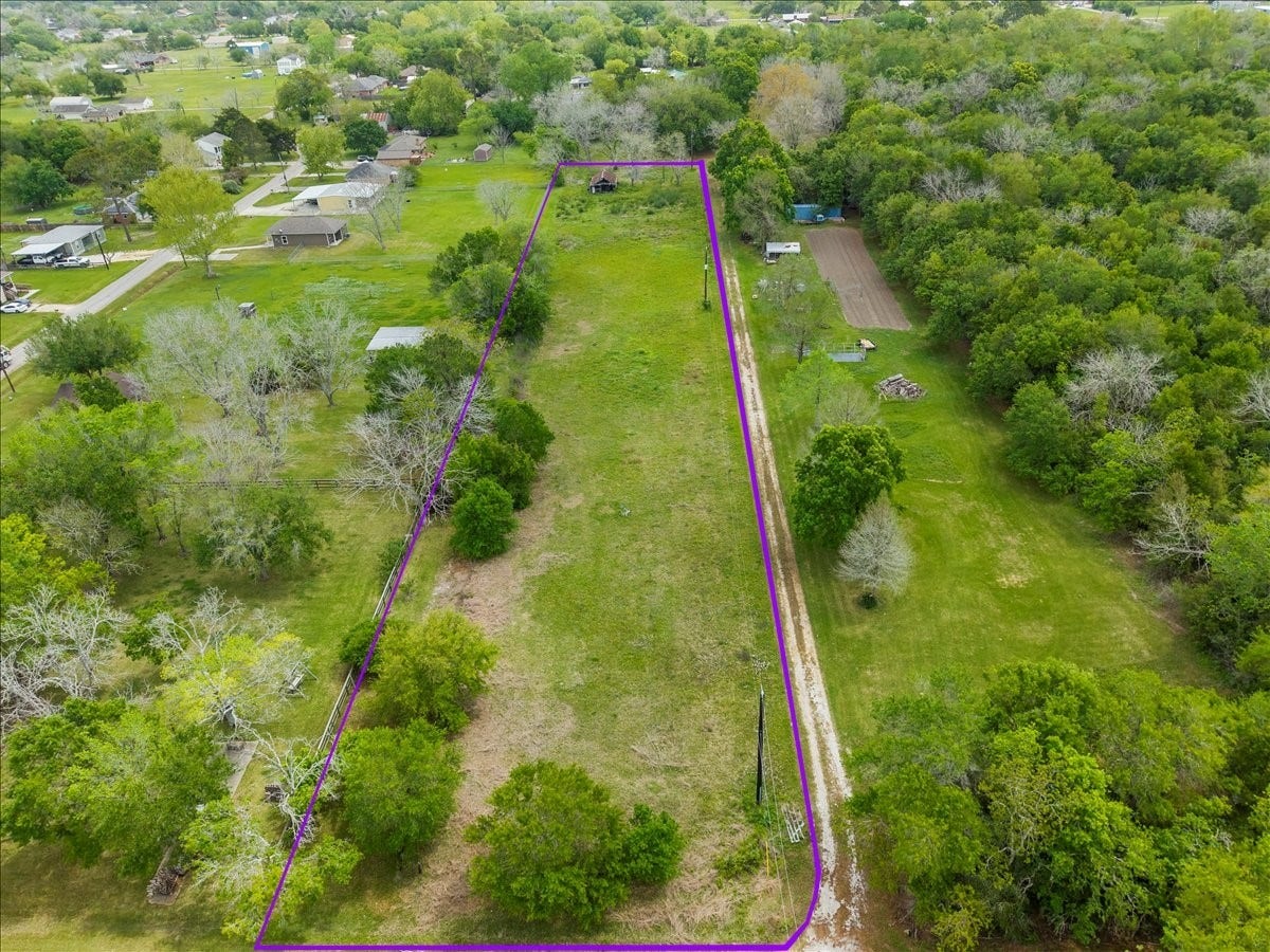 8011 Custer Street, Hitchcock, TX 77563 8011 Custer Street, Hitchcock, TX 77563