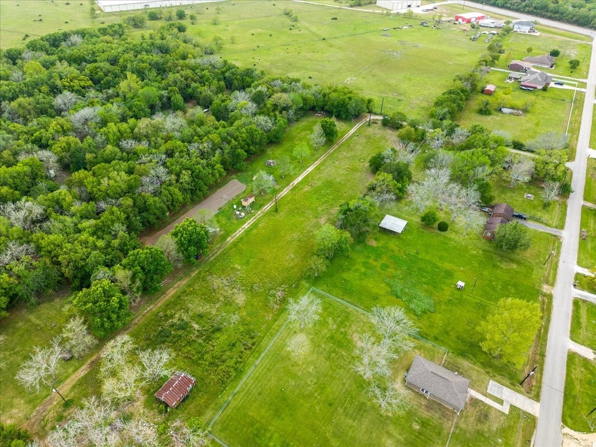 8011 Custer Street, Hitchcock, TX 77563 8011 Custer Street, Hitchcock, TX 77563