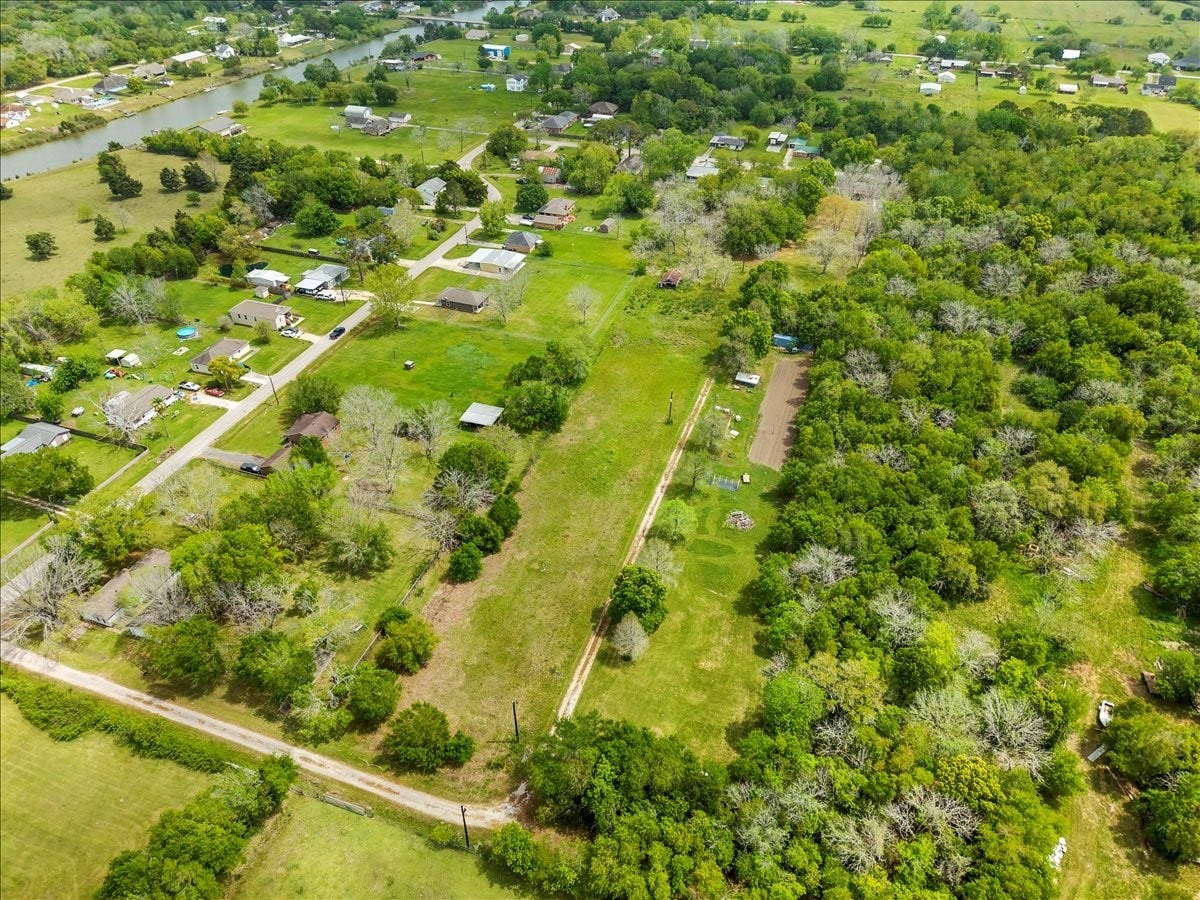 8011 Custer Street, Hitchcock, TX 77563 8011 Custer Street, Hitchcock, TX 77563
