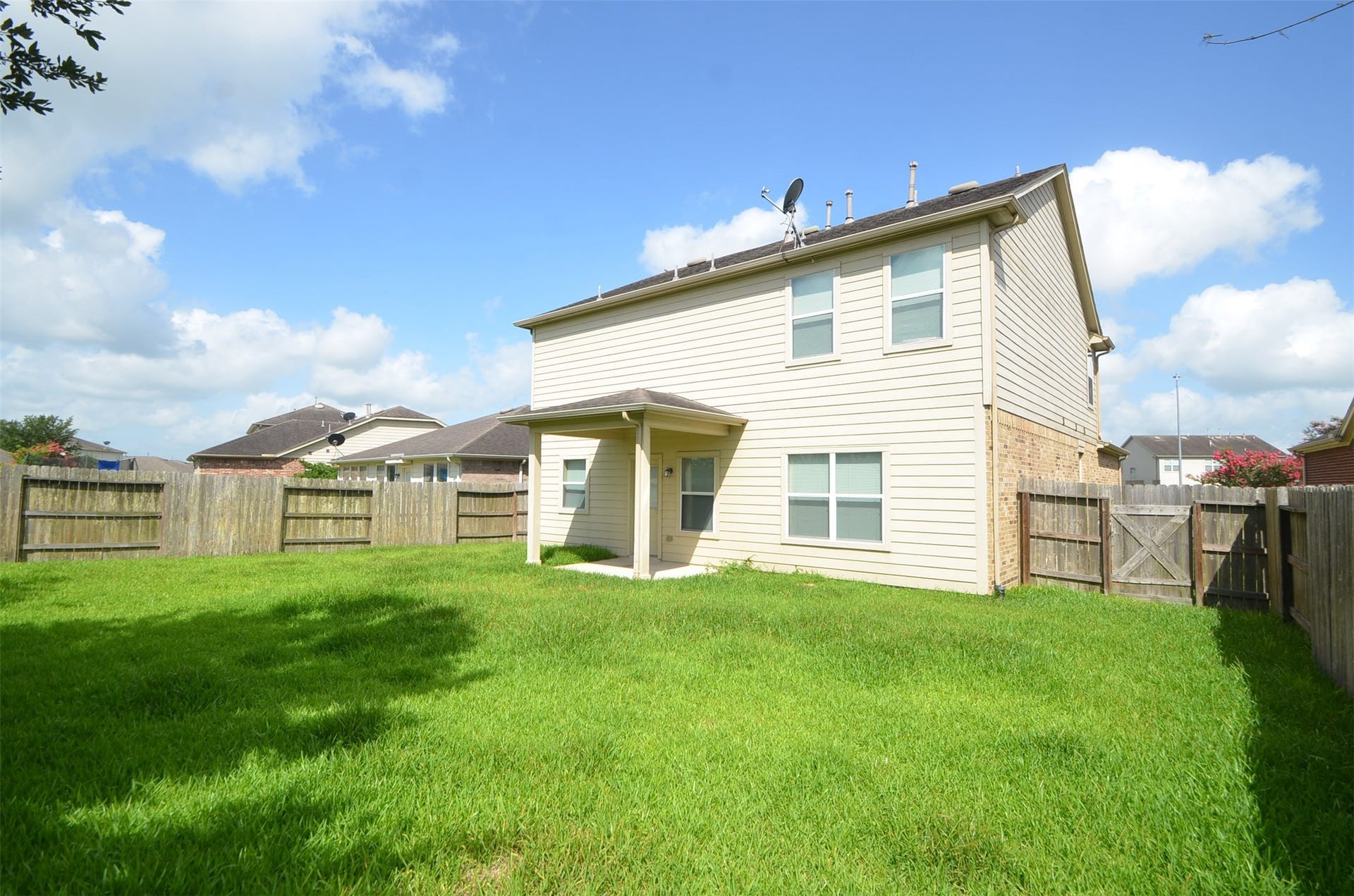 915 Butterfly Lane, Rosenberg, TX 77469 915 Butterfly Lane, Rosenberg, TX 77469