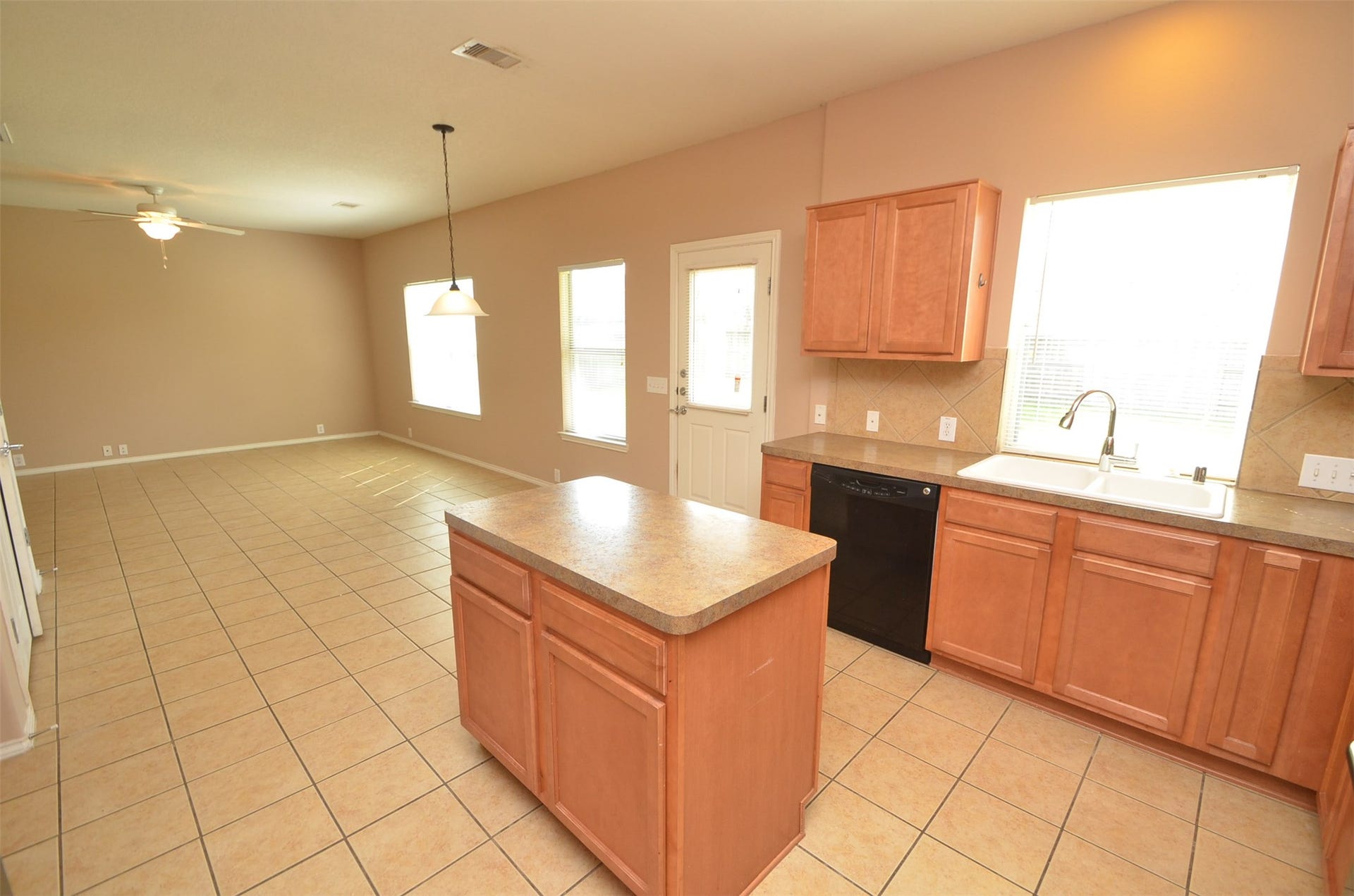 915 Butterfly Lane, Rosenberg, TX 77469 915 Butterfly Lane, Rosenberg, TX 77469