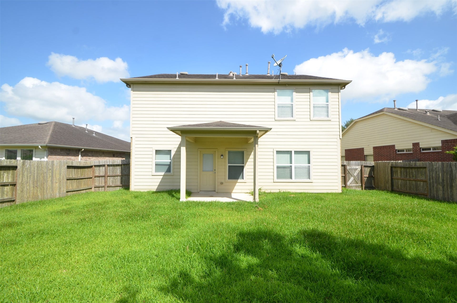 915 Butterfly Lane, Rosenberg, TX 77469 915 Butterfly Lane, Rosenberg, TX 77469