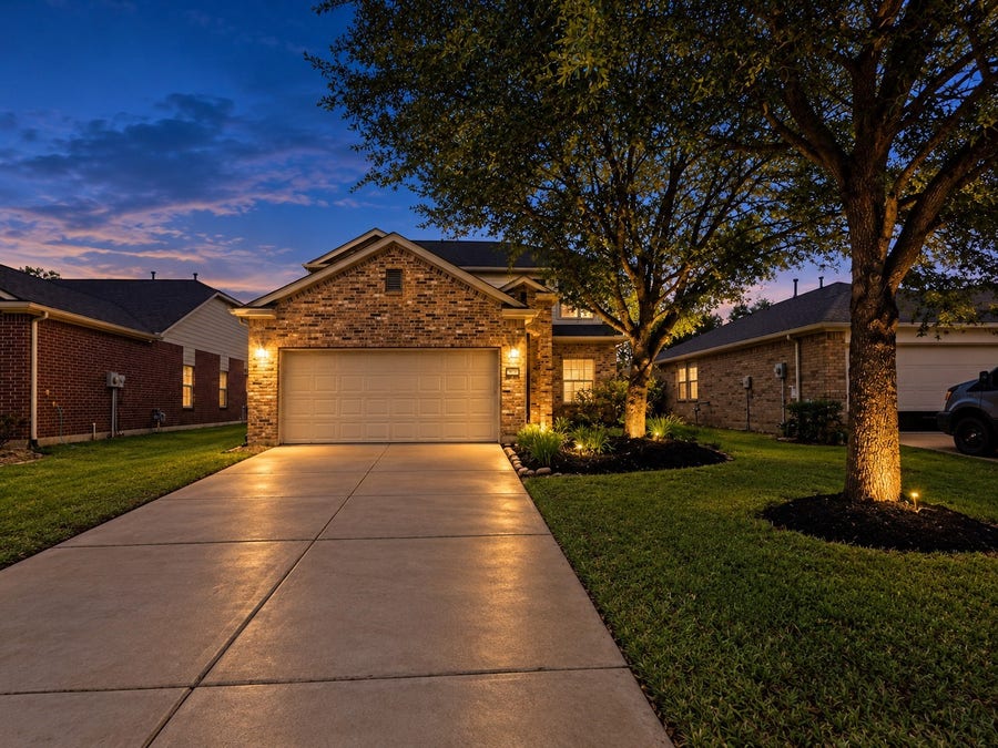 Property photo for 915 Butterfly Lane, Rosenberg, TX