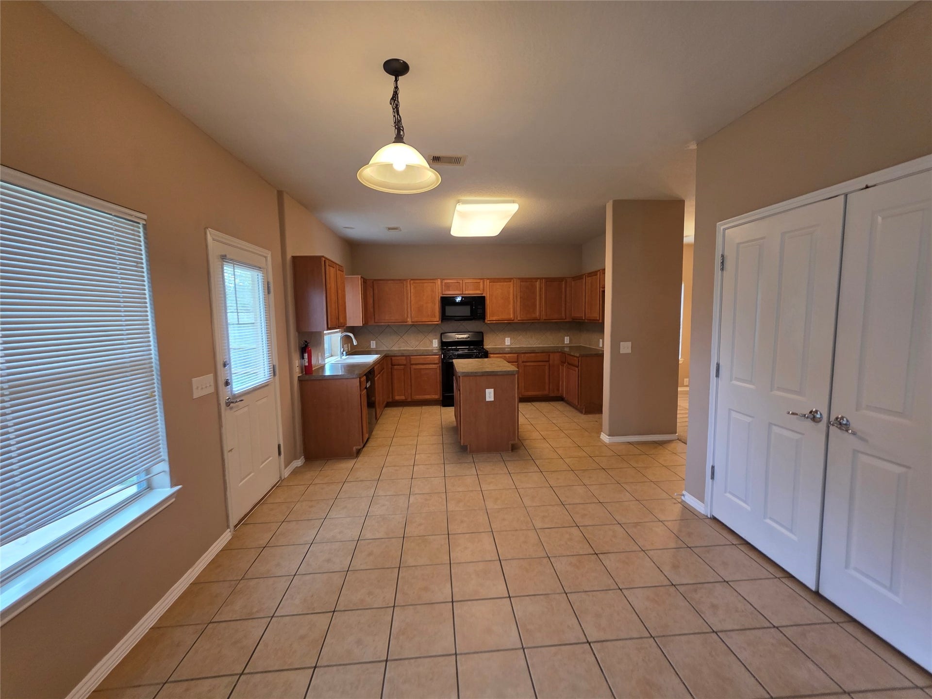 915 Butterfly Lane, Rosenberg, TX 77469 915 Butterfly Lane, Rosenberg, TX 77469