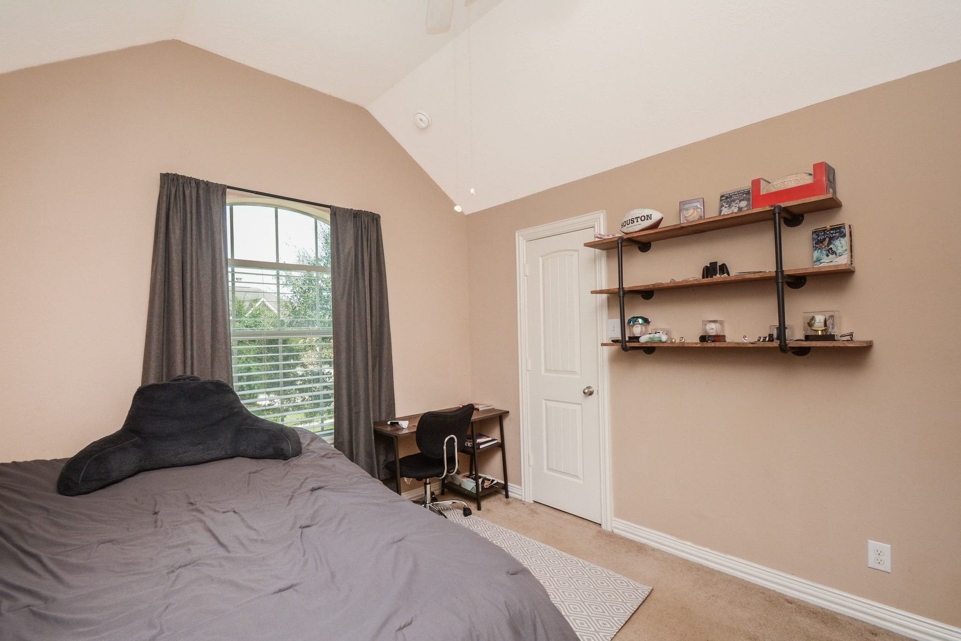 2114 Snowy Egret Drive, Katy, TX 77494