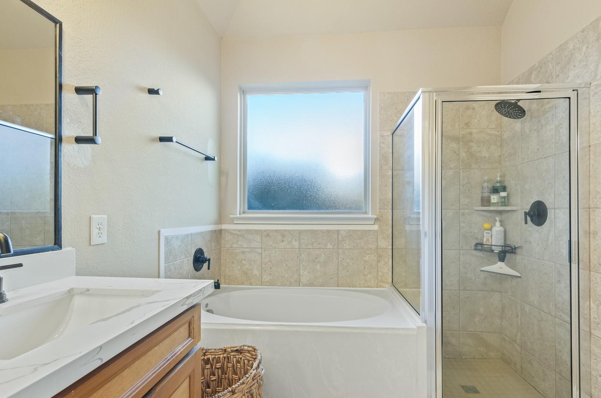 103 W Wading Pond Circle, Tomball, TX 77375 103 W Wading Pond Circle, Tomball, TX 77375