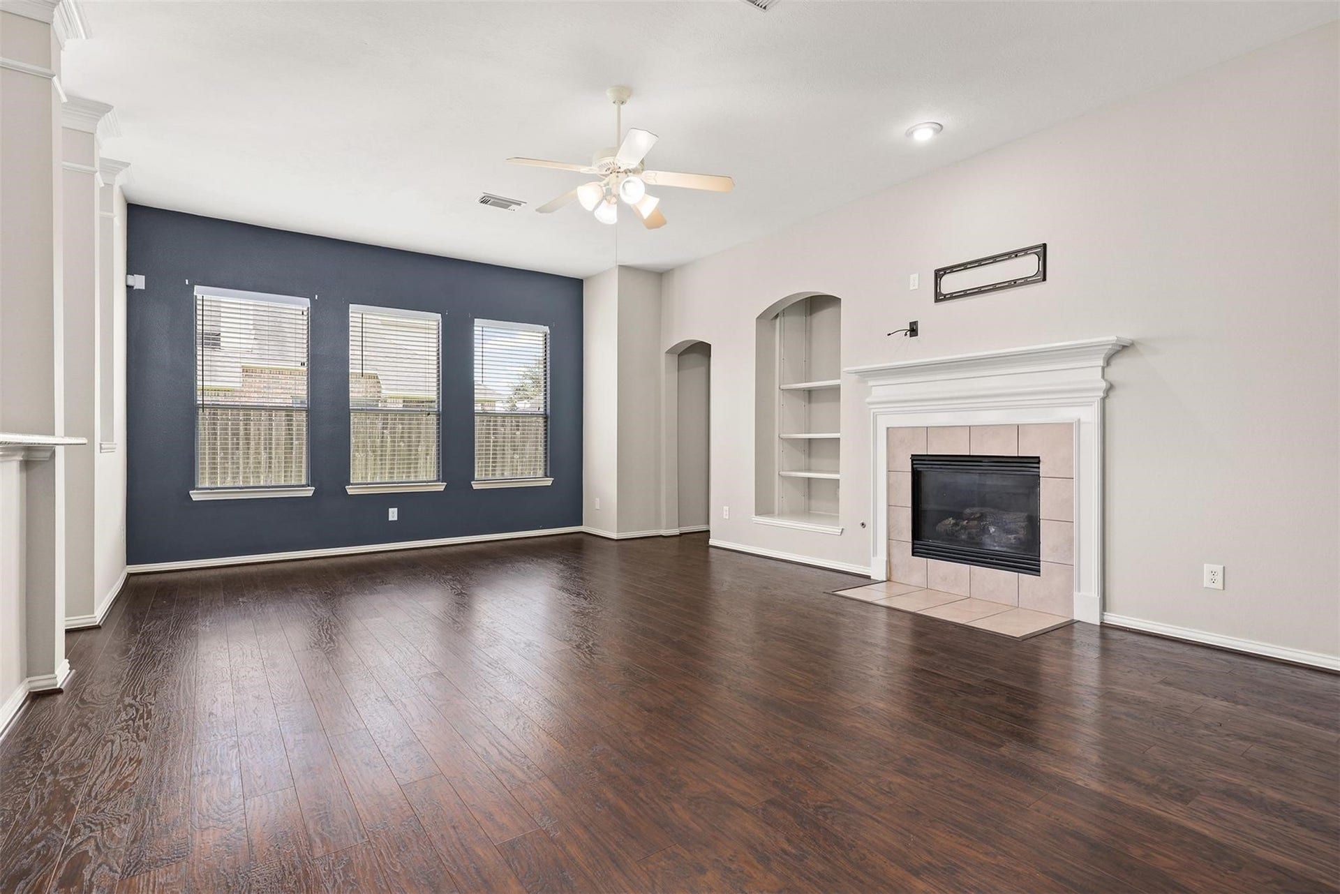 7611 Waterlilly Lane, Pearland, TX 77581