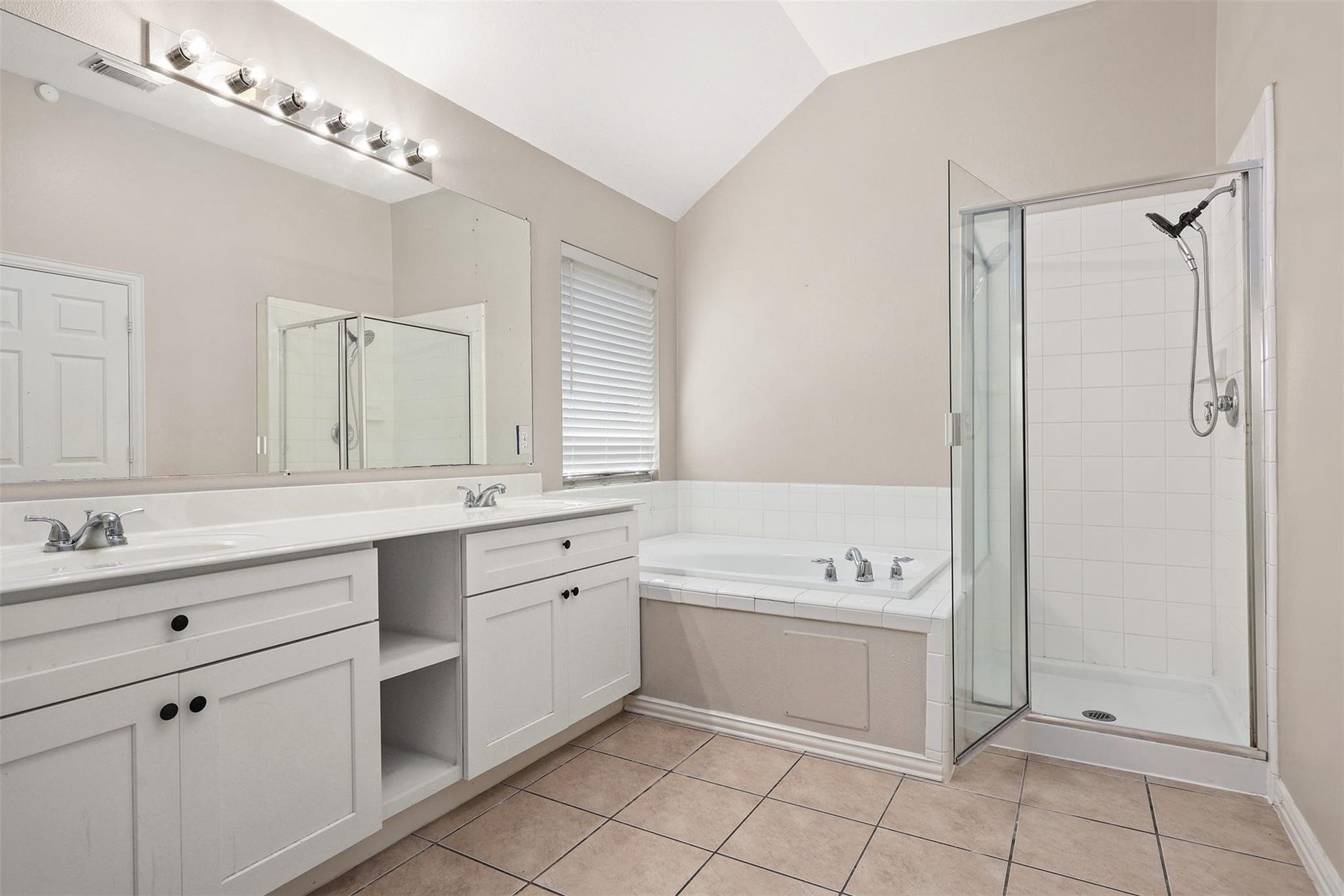 7611 Waterlilly Lane, Pearland, TX 77581