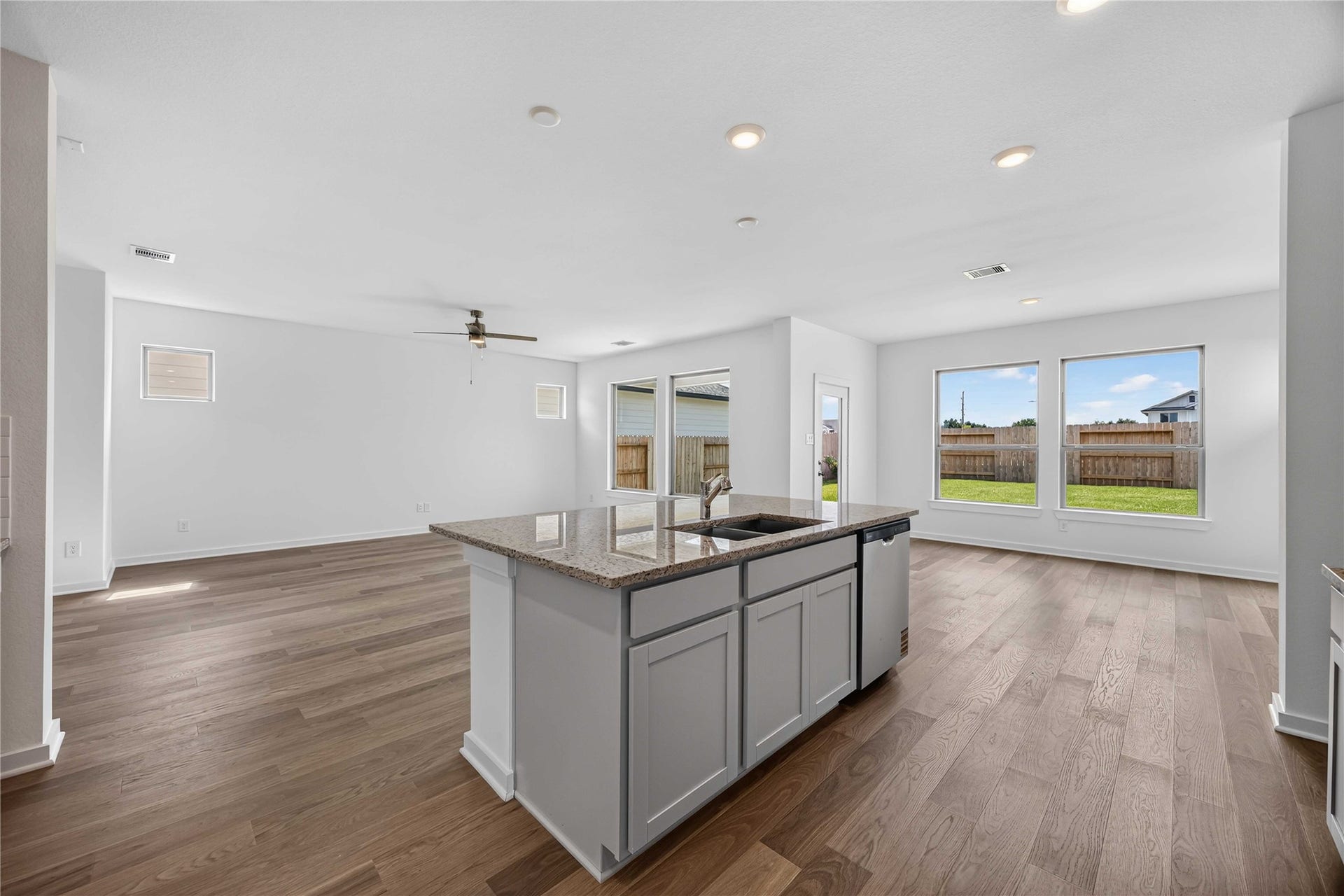 356 Palero Path, Brookshire, TX 77423