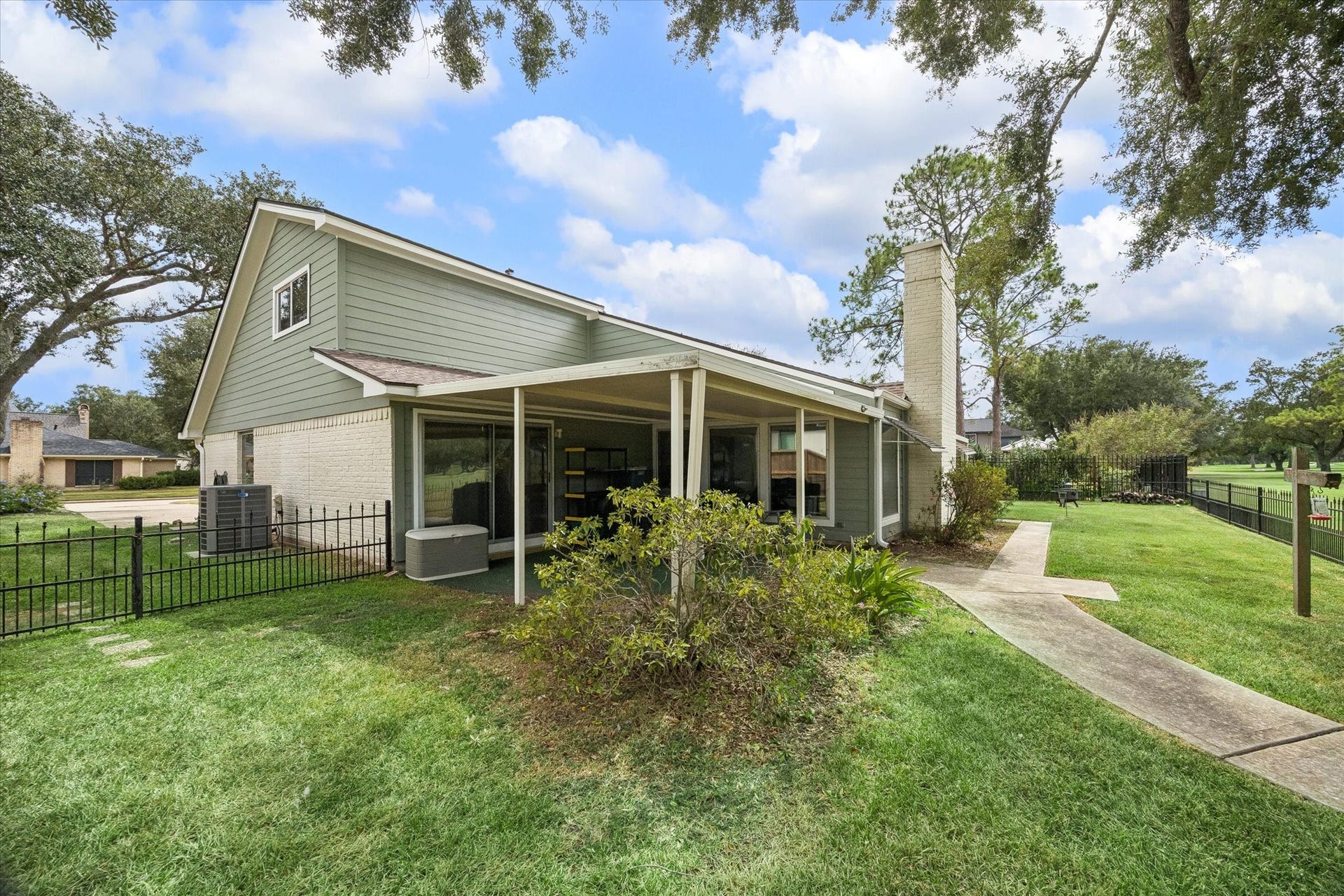 2218 Green Tee Drive Drive, Pearland, TX 77581