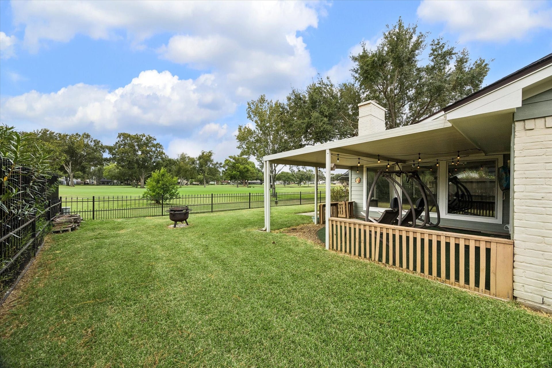 2218 Green Tee Drive Drive, Pearland, TX 77581