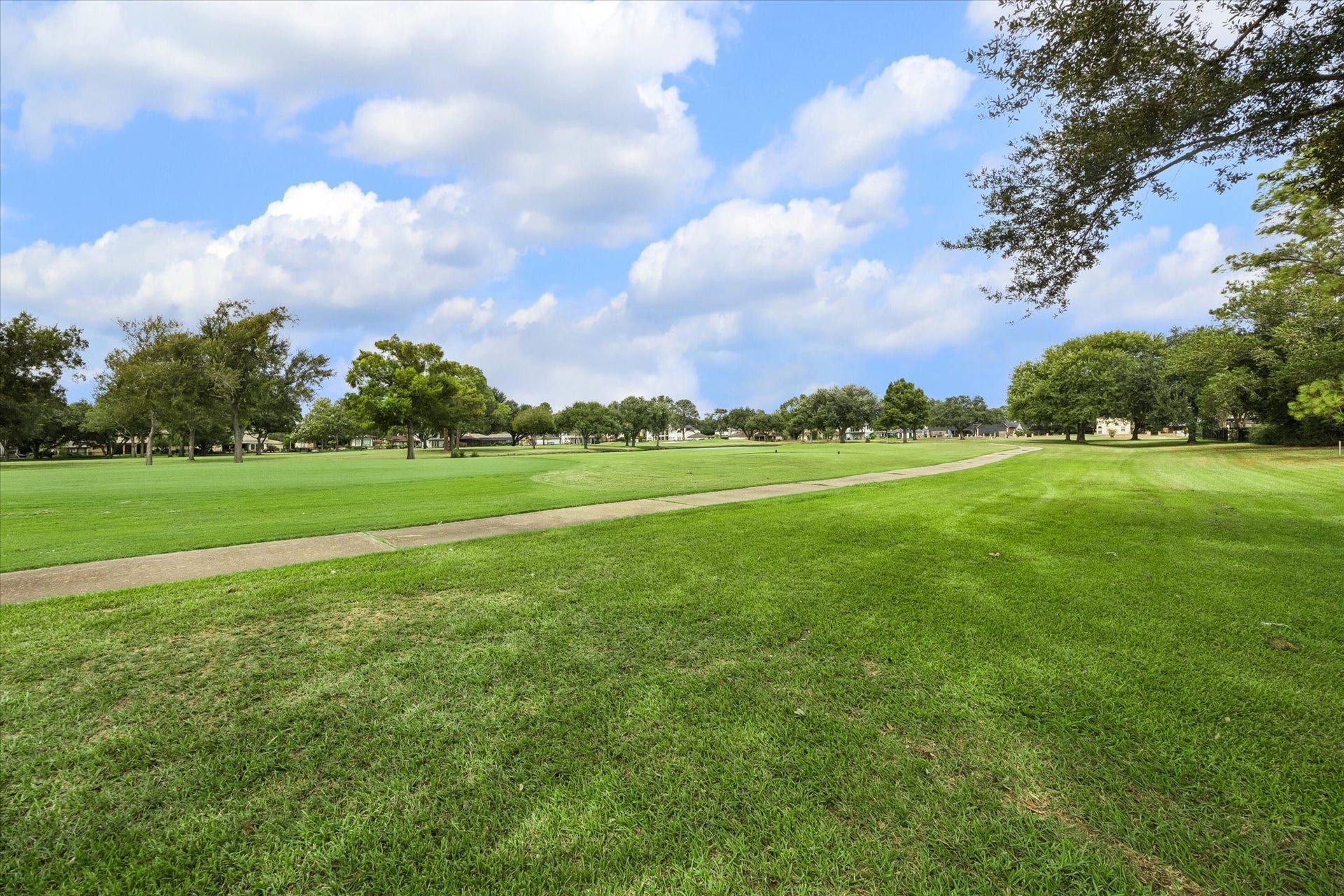 2218 Green Tee Drive Drive, Pearland, TX 77581