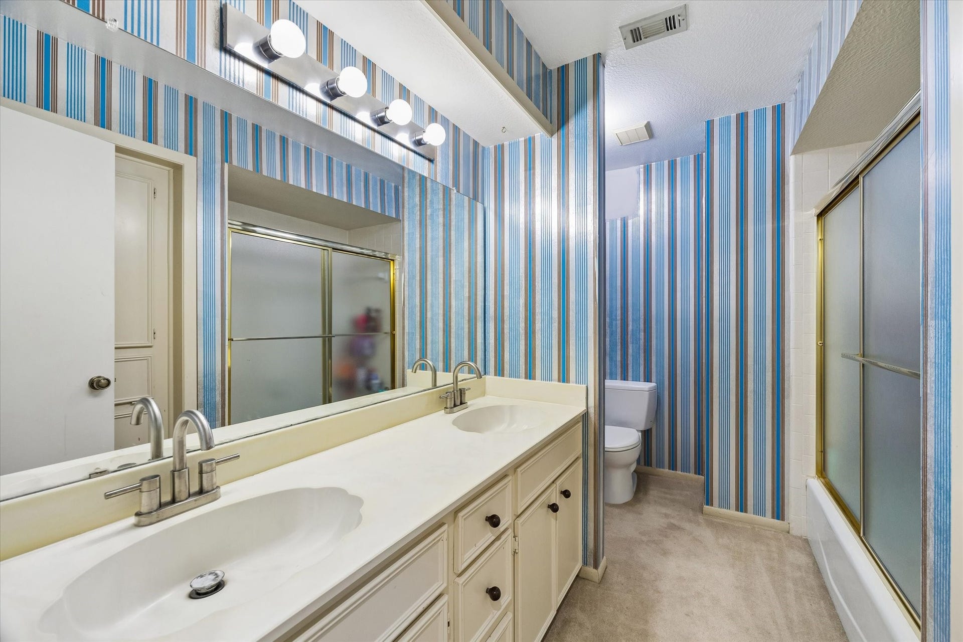 2218 Green Tee Drive Drive, Pearland, TX 77581