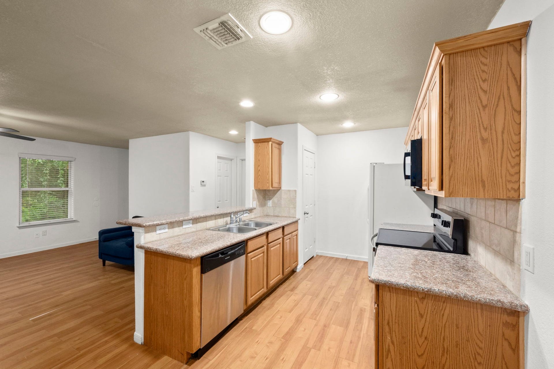 16807 Crestmont, Montgomery, TX 77316