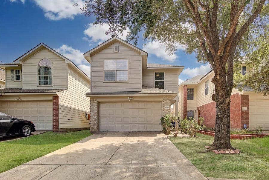 Property photo for 13983 Maximos Drive, Houston, TX