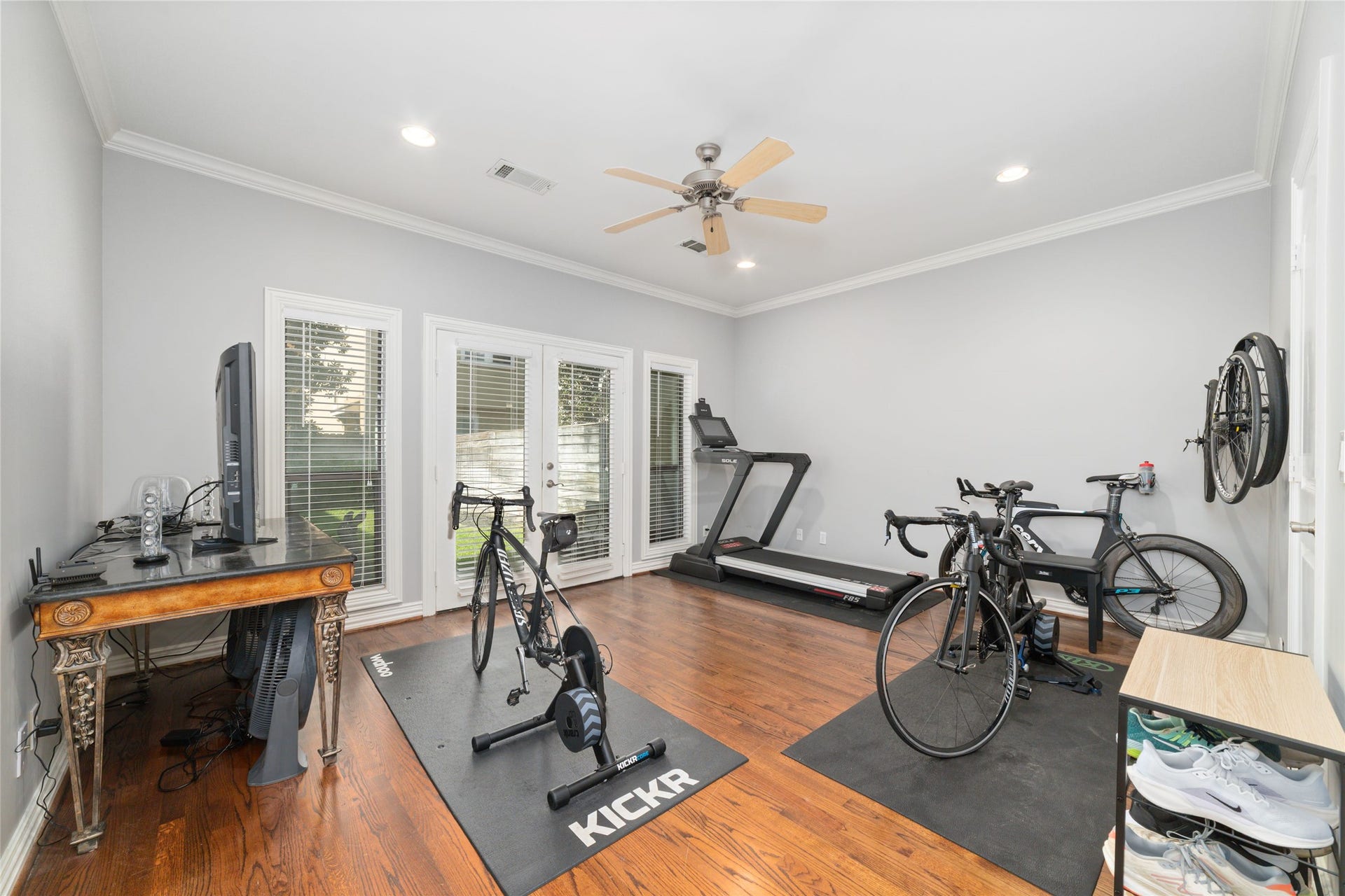 Large downstairs bedroom currently being used as a home gym.