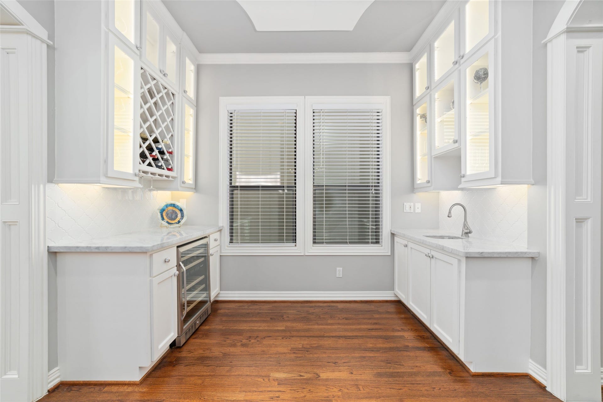 Wet Bar off landing across from dining room