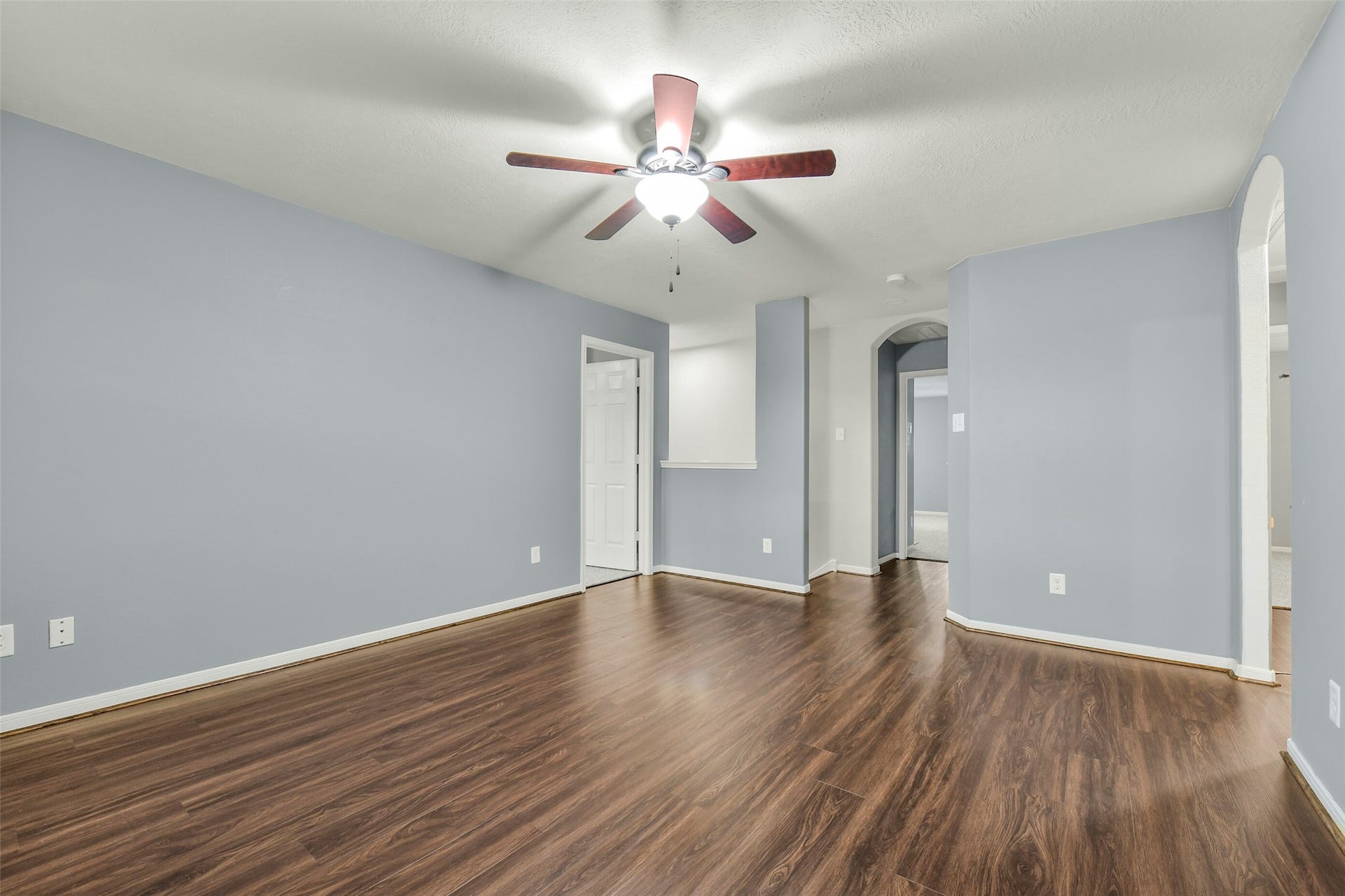 Upstairs game room/ sitting area
