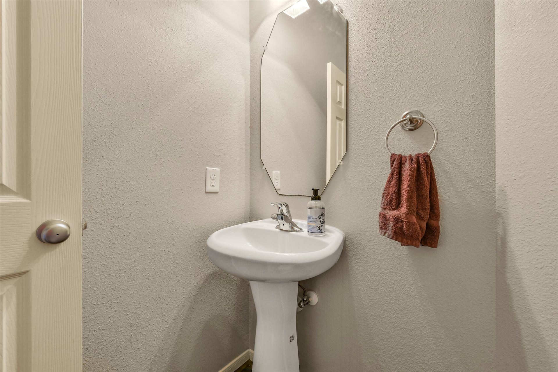 1/2 bath