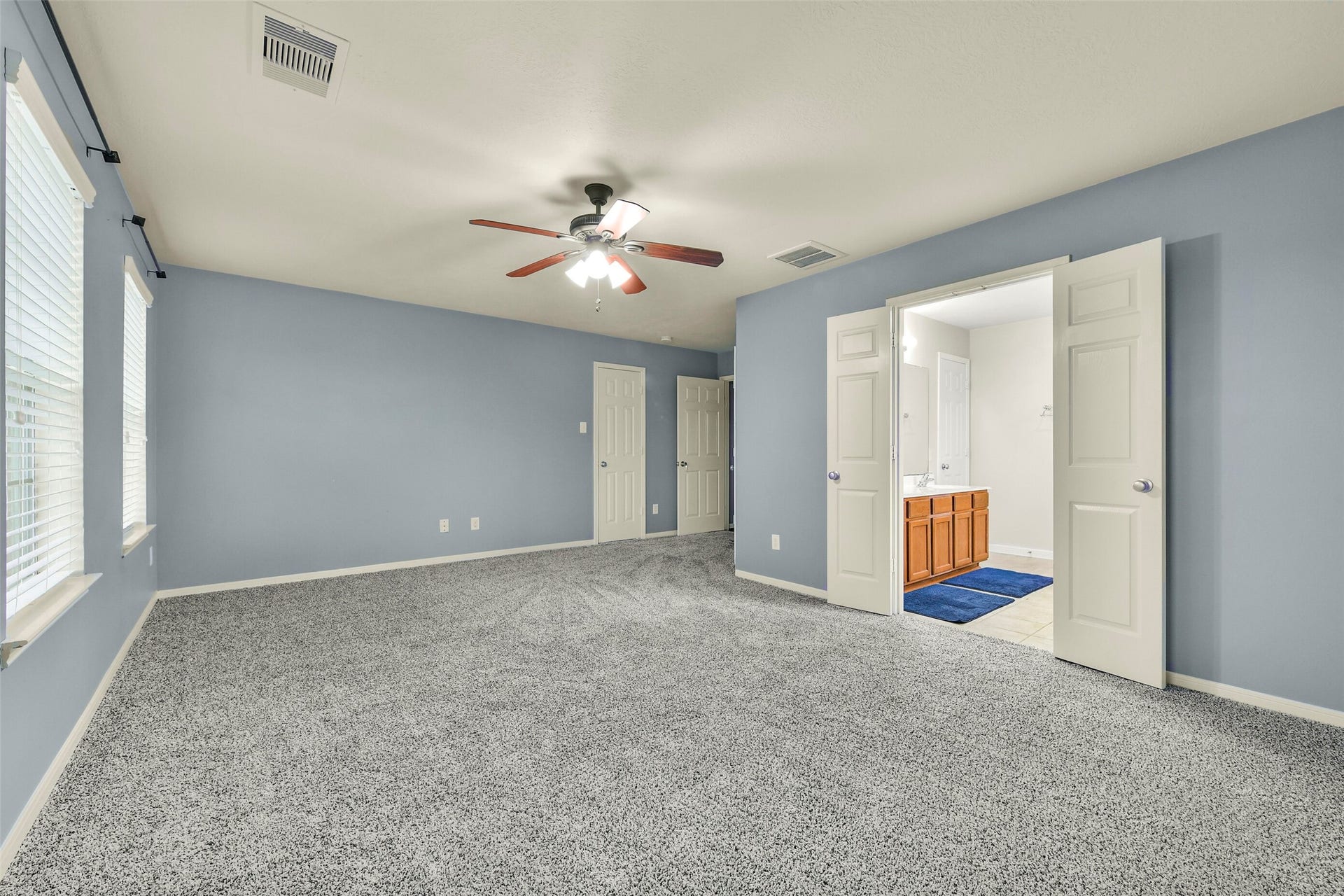 Primary bedroom/Ensuite