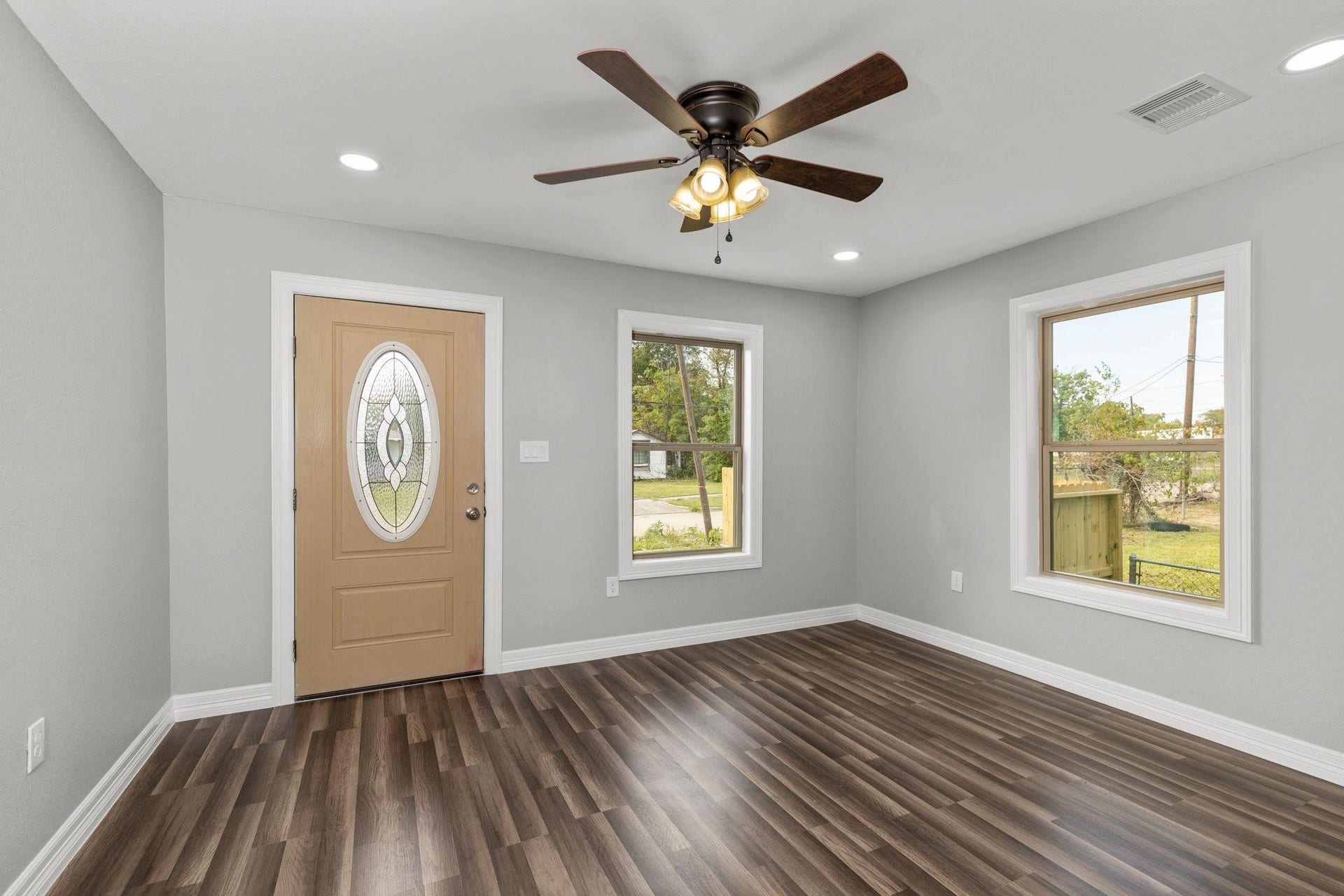 5210 Pickfair Street, Houston, TX 77026 5210 Pickfair Street, Houston, TX 77026