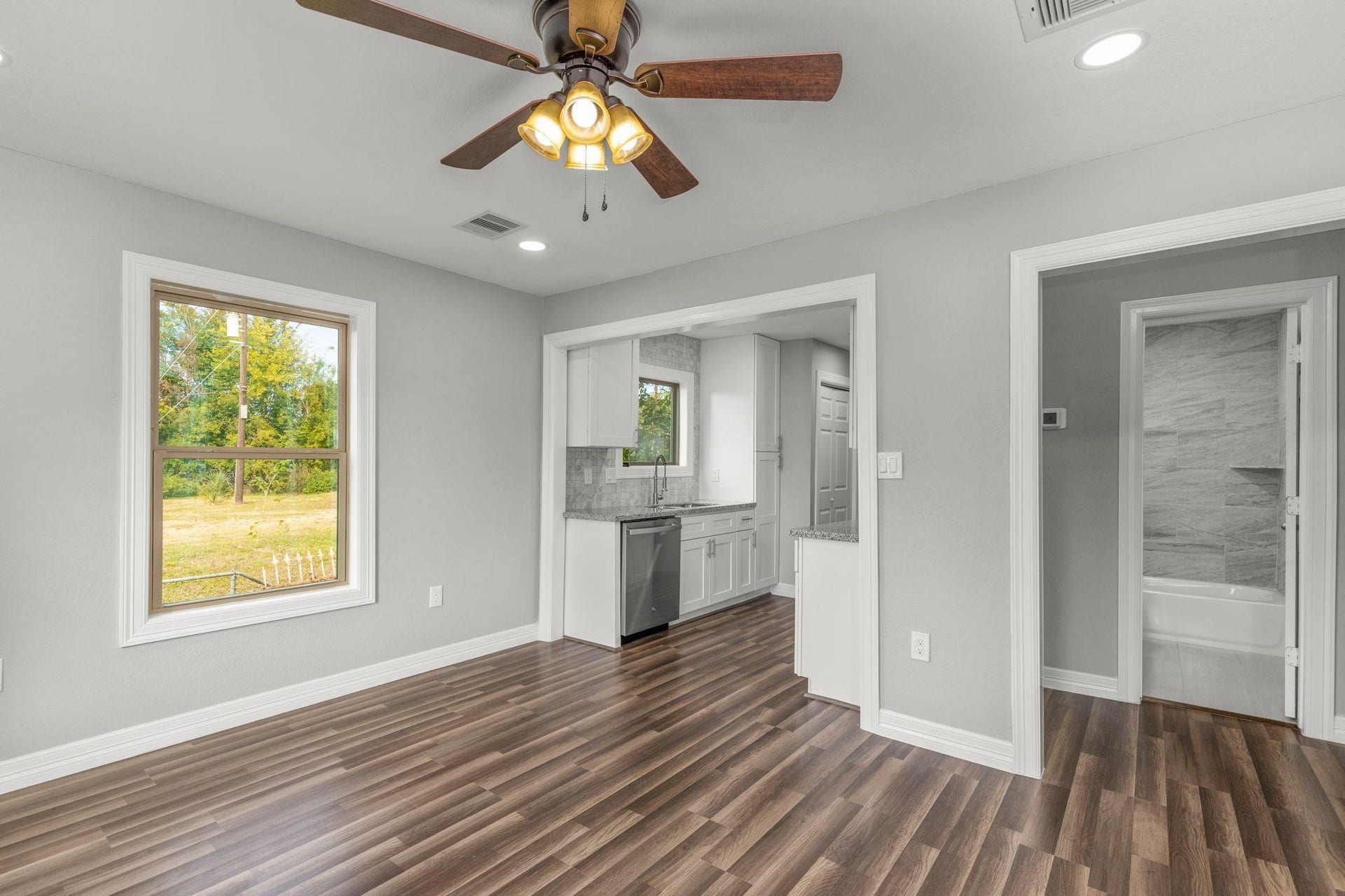 5210 Pickfair Street, Houston, TX 77026 5210 Pickfair Street, Houston, TX 77026