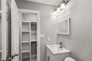 5210 Pickfair Street, Houston, TX 77026 5210 Pickfair Street, Houston, TX 77026