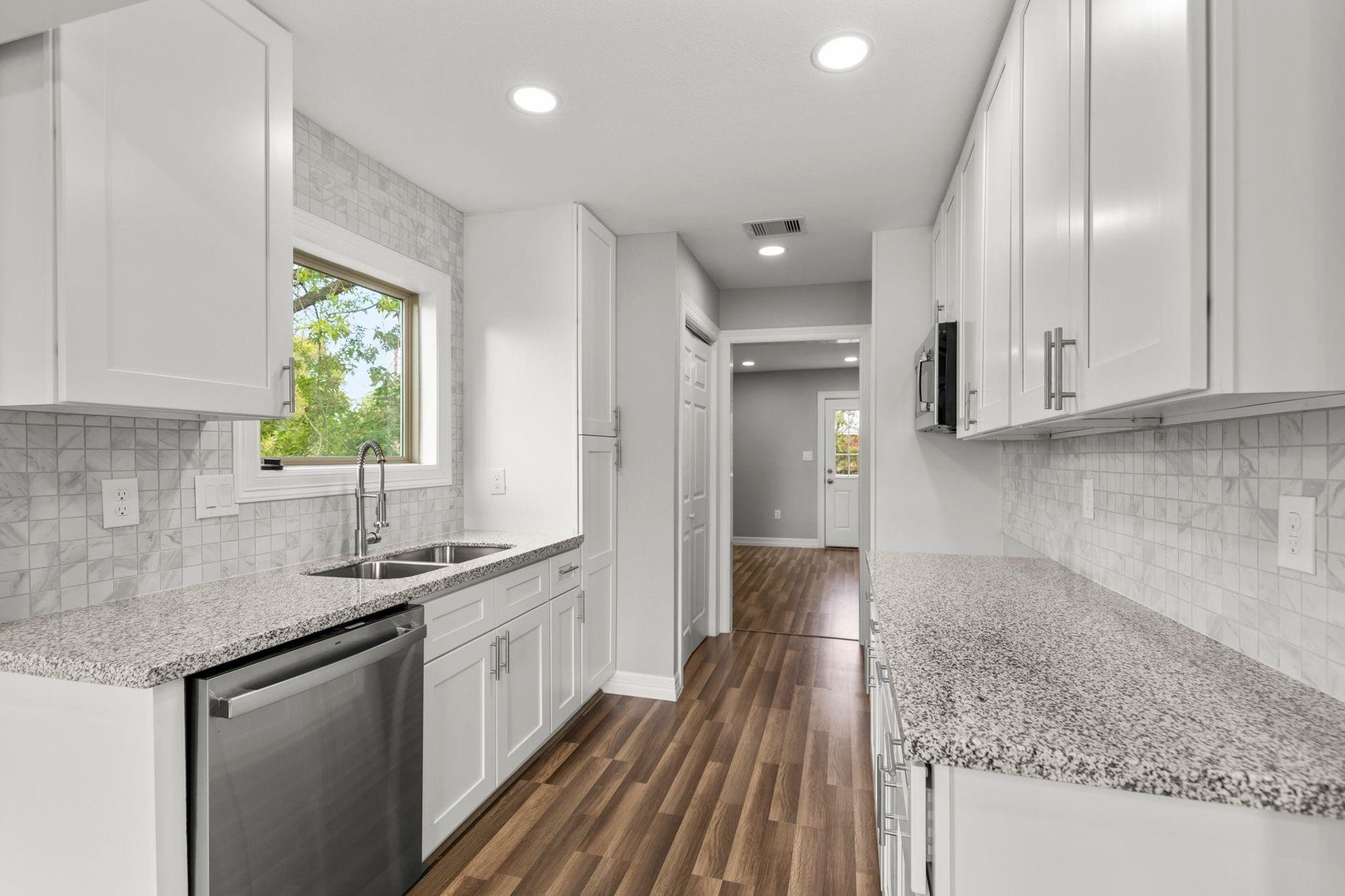 5210 Pickfair Street, Houston, TX 77026 5210 Pickfair Street, Houston, TX 77026