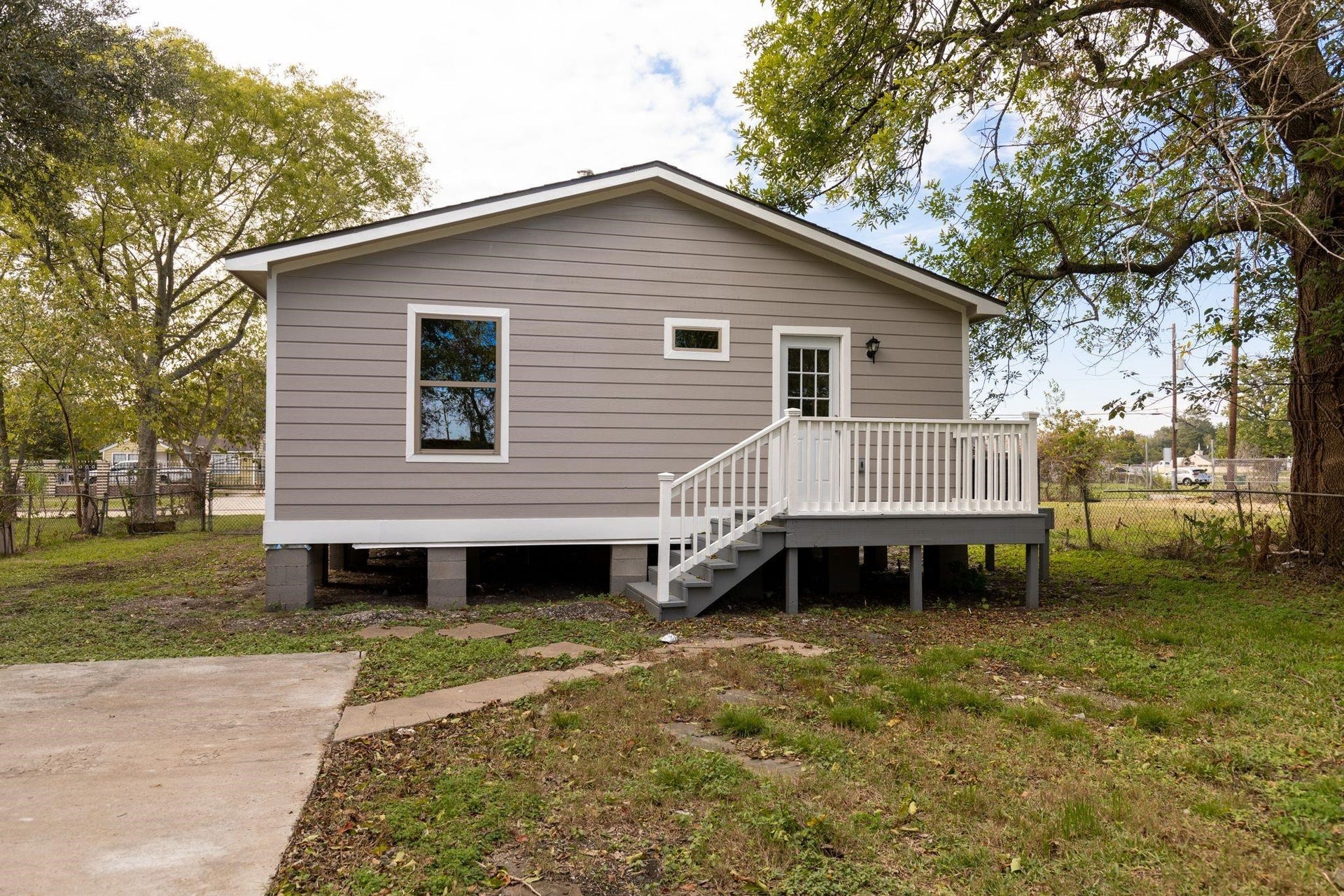 5210 Pickfair Street, Houston, TX 77026 5210 Pickfair Street, Houston, TX 77026