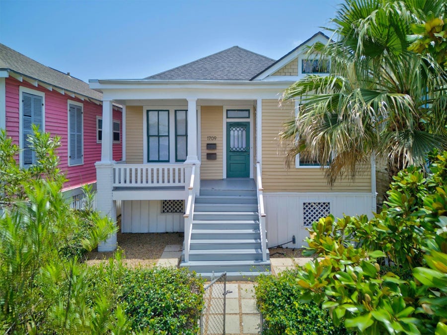 Property photo for 1709 Avenue N 1/2, Galveston, TX