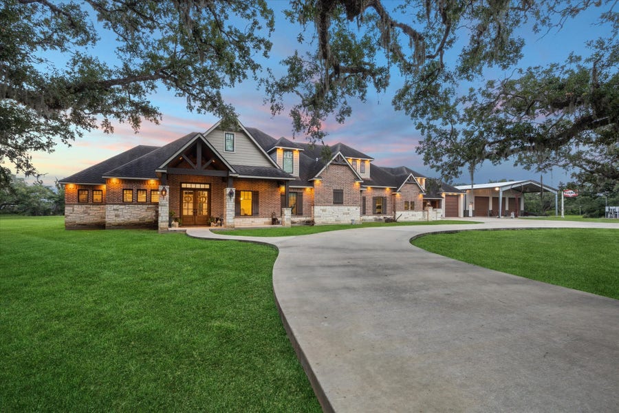 Property photo for 1255 Bronco Trail, Angleton, TX