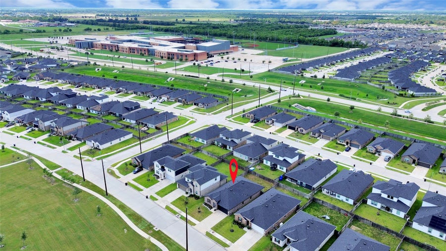 Property photo for 1015 Kinder Sky Lane, Rosharon, TX