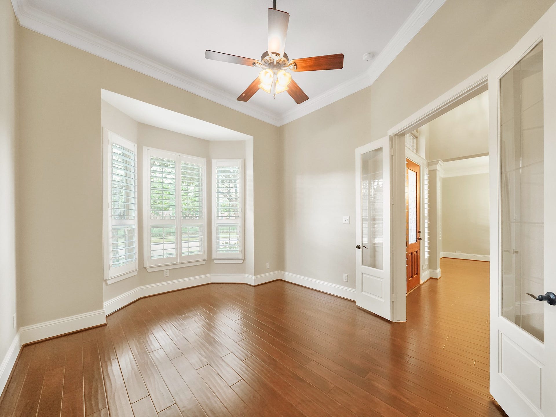 27710 Guthrie Ridge Lane, Katy, TX 77494 A dedicated front study offers a quiet, light-filled place to focus, create, or work from home.