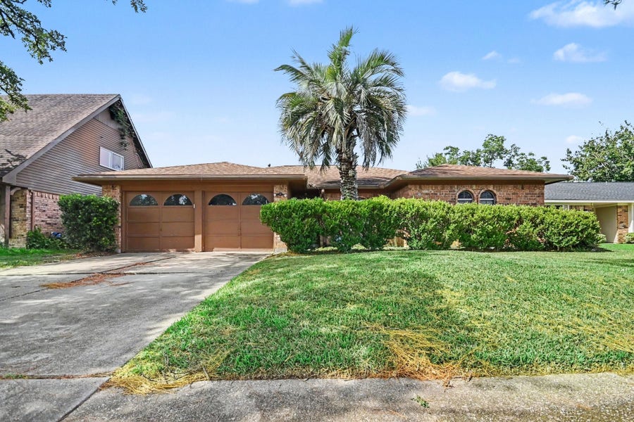 Property photo for 807 Voyager Drive, Houston, TX