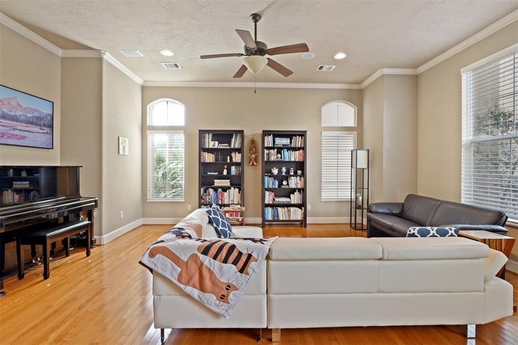 2418 Ralph Street, #B, Houston, TX 77006 2418 Ralph Street, #B, Houston, TX 77006