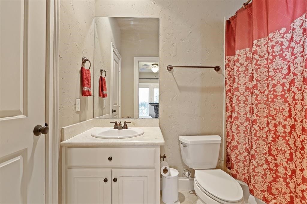 2418 Ralph Street, #B, Houston, TX 77006 2418 Ralph Street, #B, Houston, TX 77006