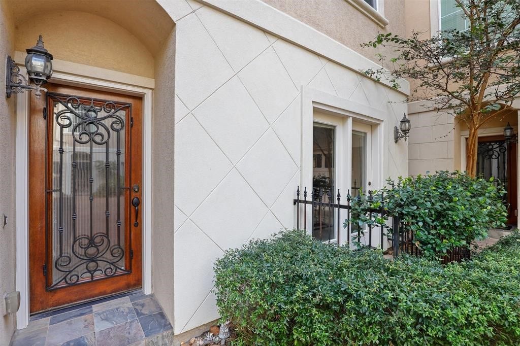 2418 Ralph Street, #B, Houston, TX 77006 2418 Ralph Street, #B, Houston, TX 77006